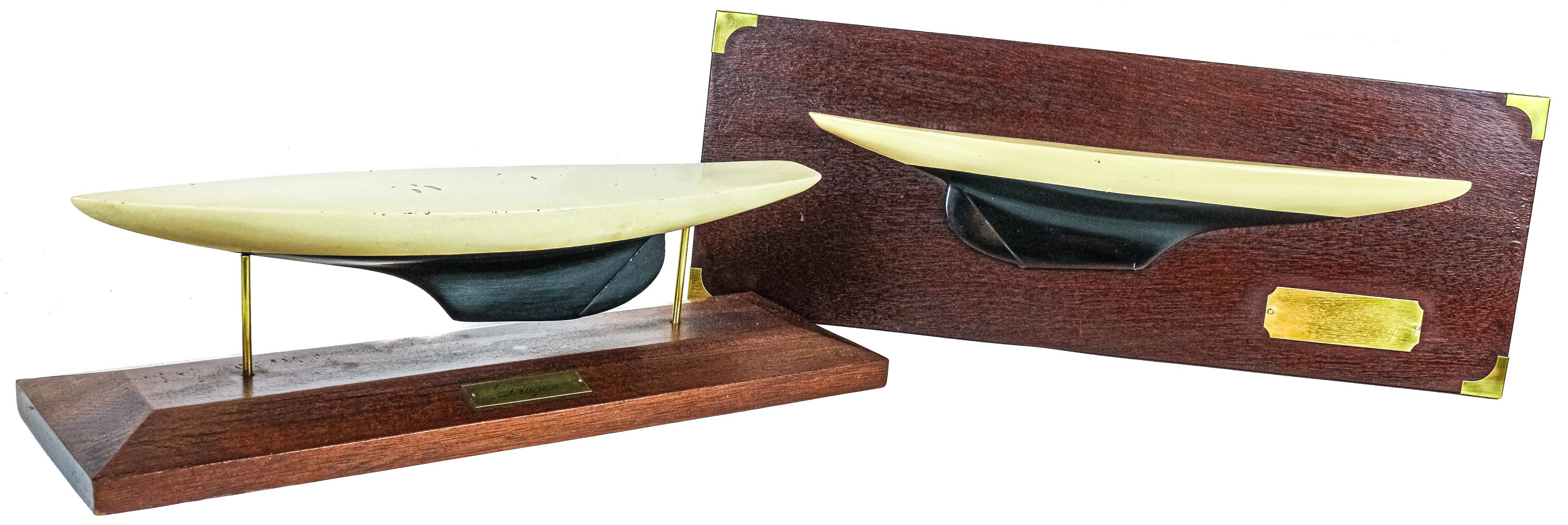 DOS MAQUETAS DE CASCOS DE VELERO ÚLTIMO CUARTO S.XX