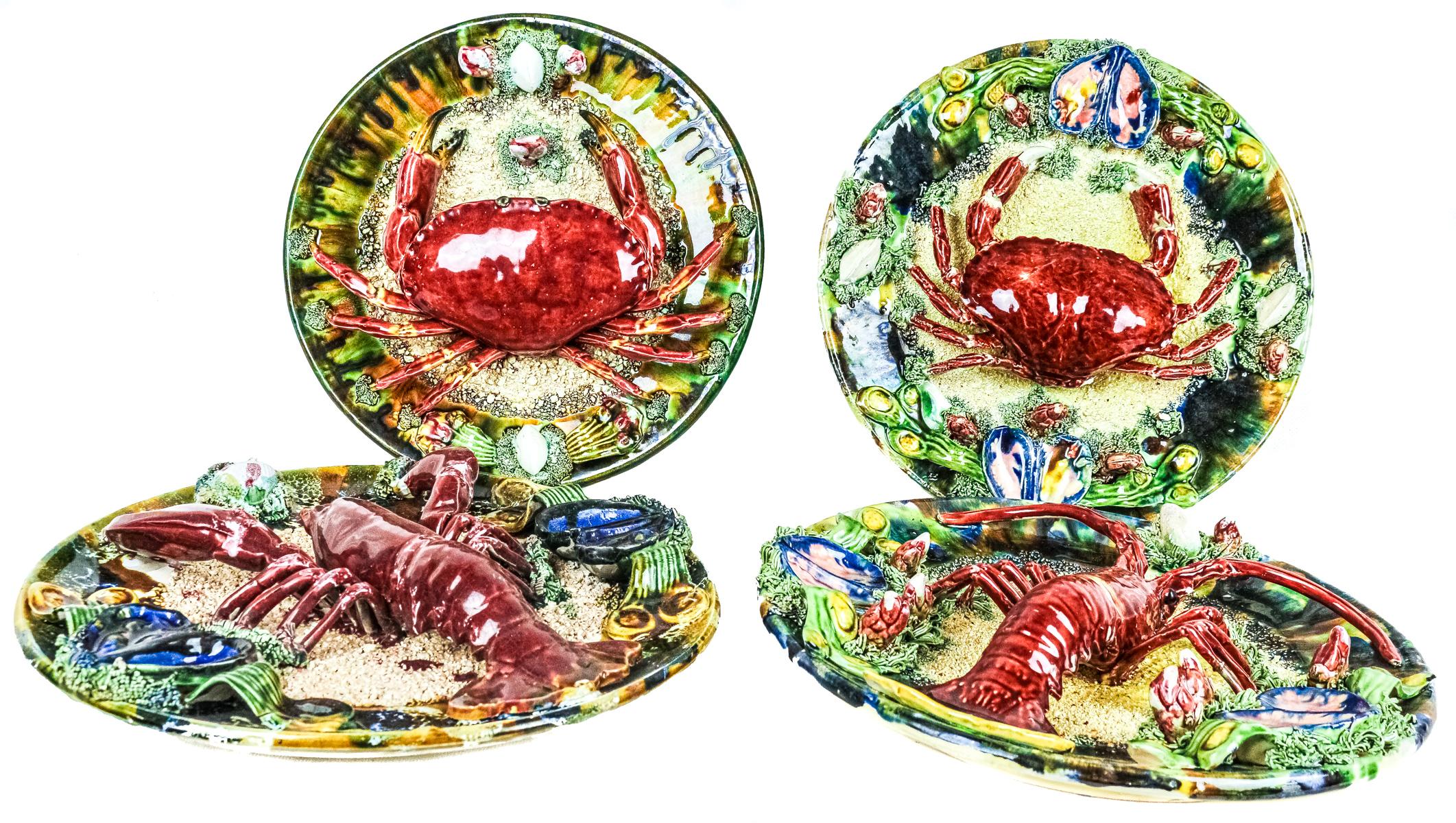 CUATRO PLATOS DECORATIVOS EN CERÁMICA ESMALTADA AÑOS 60
