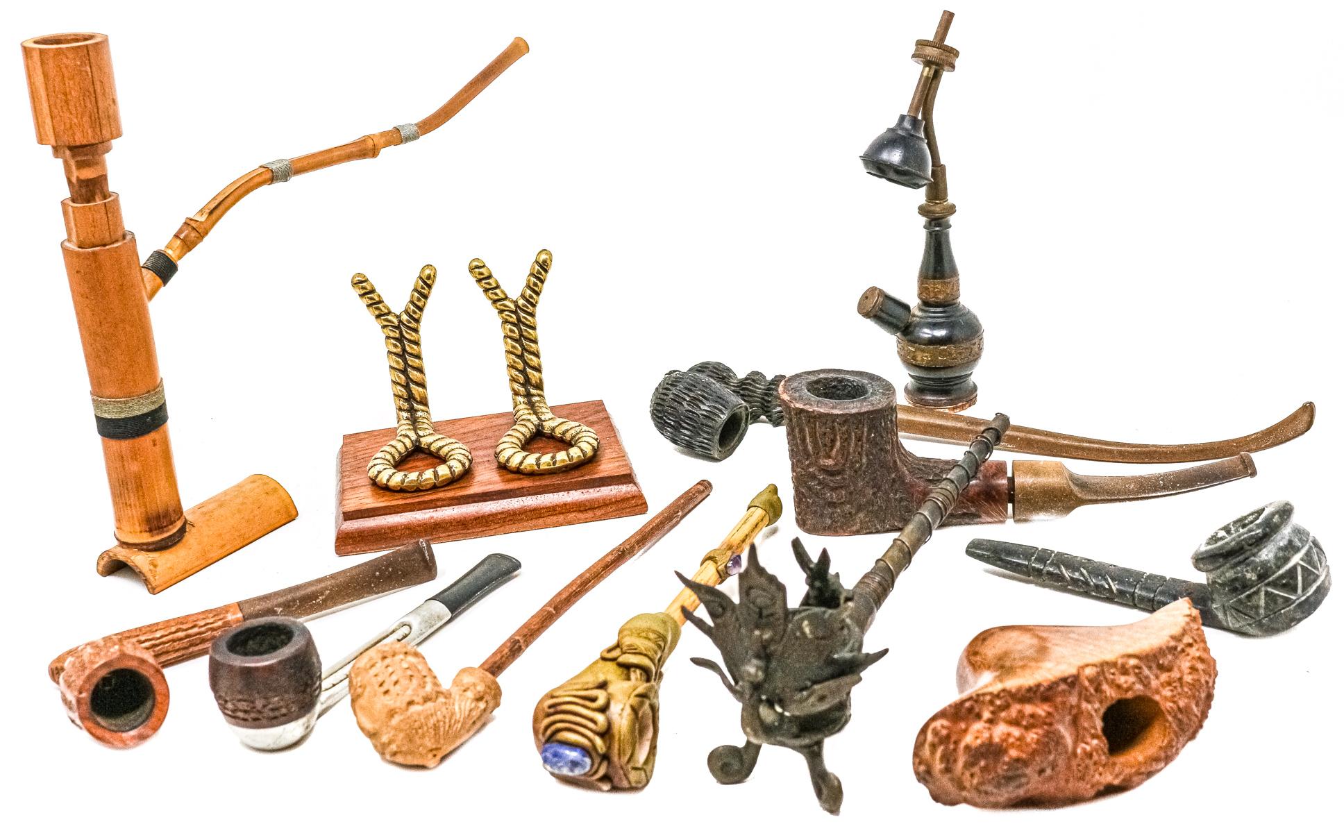 COLECCIÓN DE PIPAS Y SOPORTE DE LA SEGUNDA MITAD S.XX