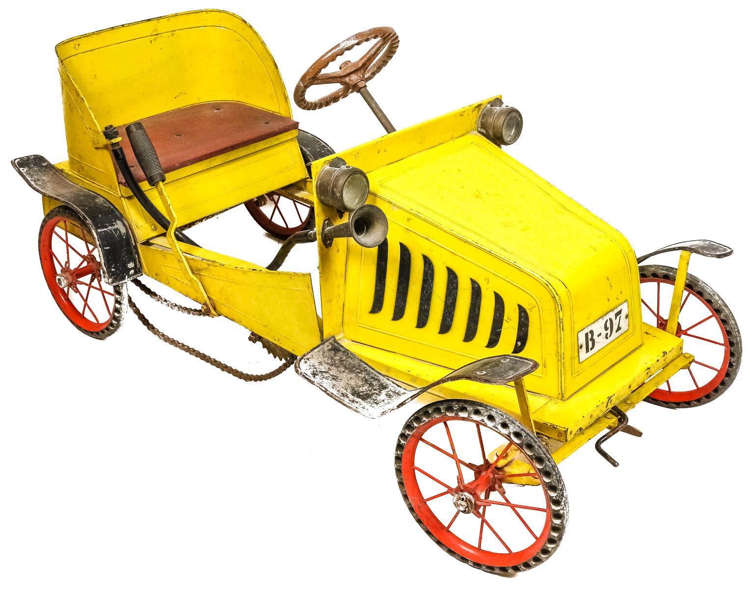 COCHE DE JUGUETE A PEDALES DE LOS AÑOS 50