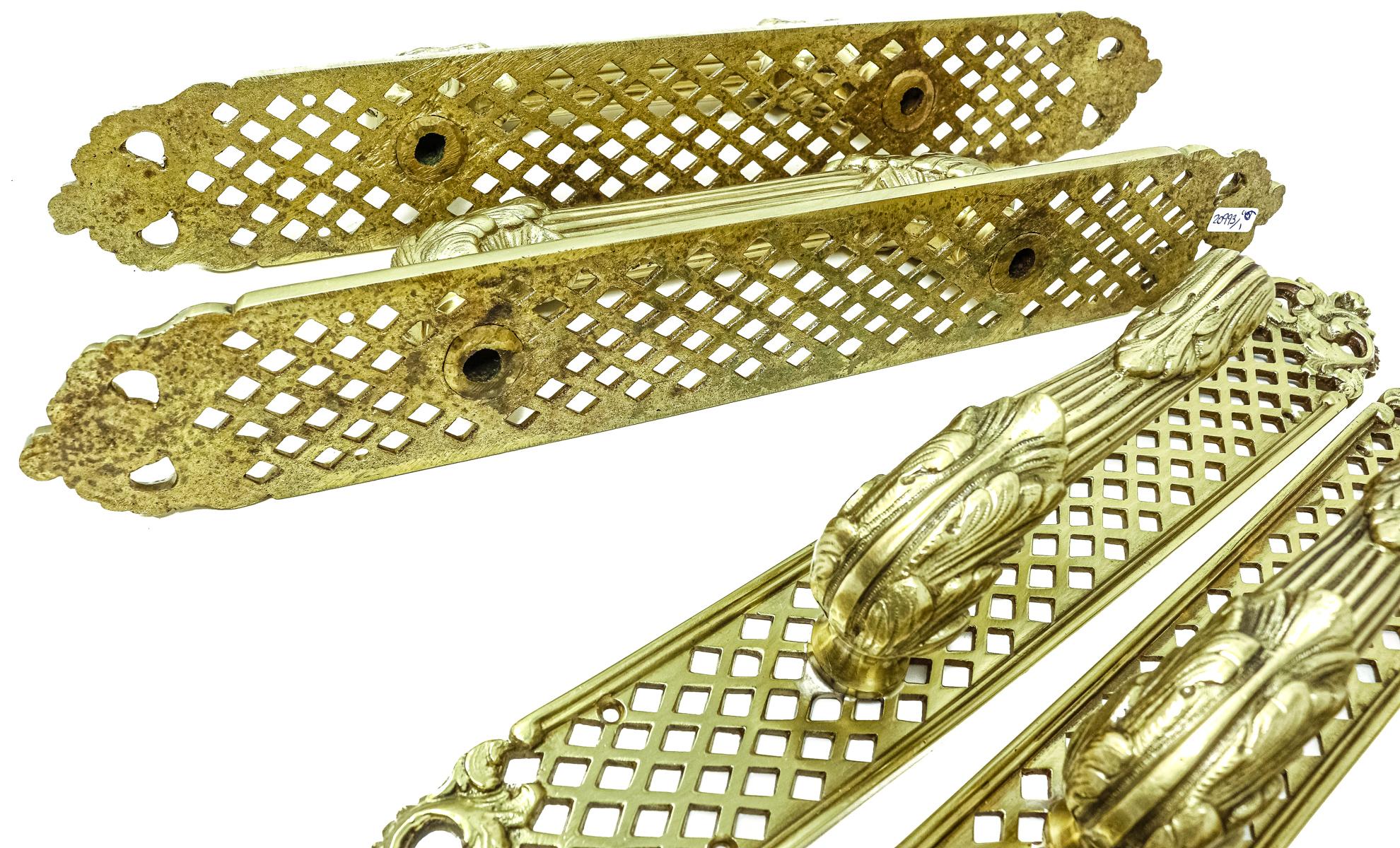 LOTE DE TIRADORES EN BRONCE