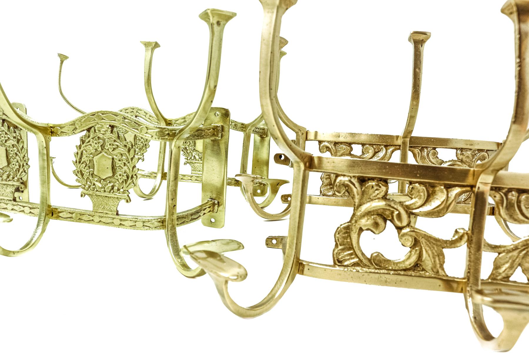 DOS PAREJAS DE PERCHAS DE BRONCE  DE PPS. DEL S.XX