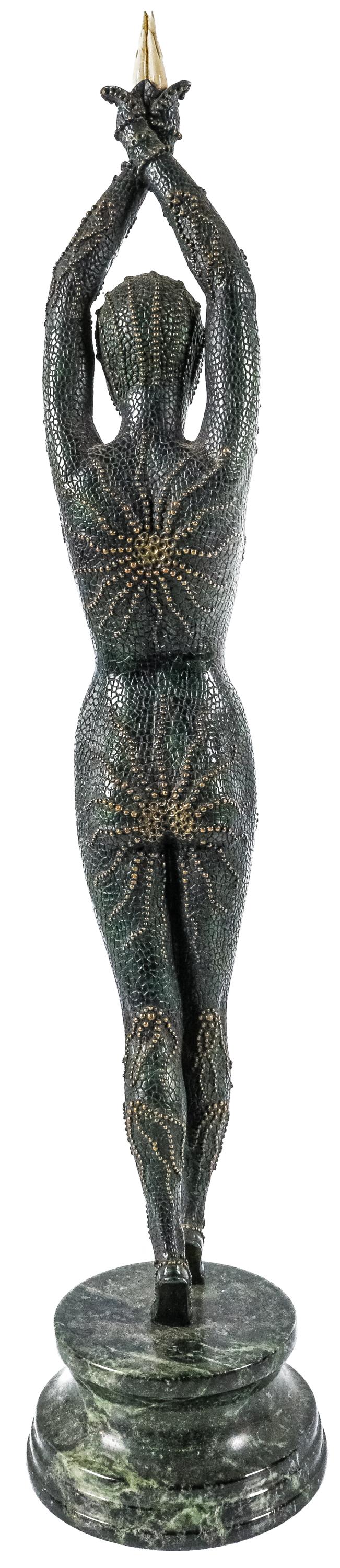 FIGURA CRISOELEFANTINA  DEL ÚLTIMO TERCIO DE SIGLO XX