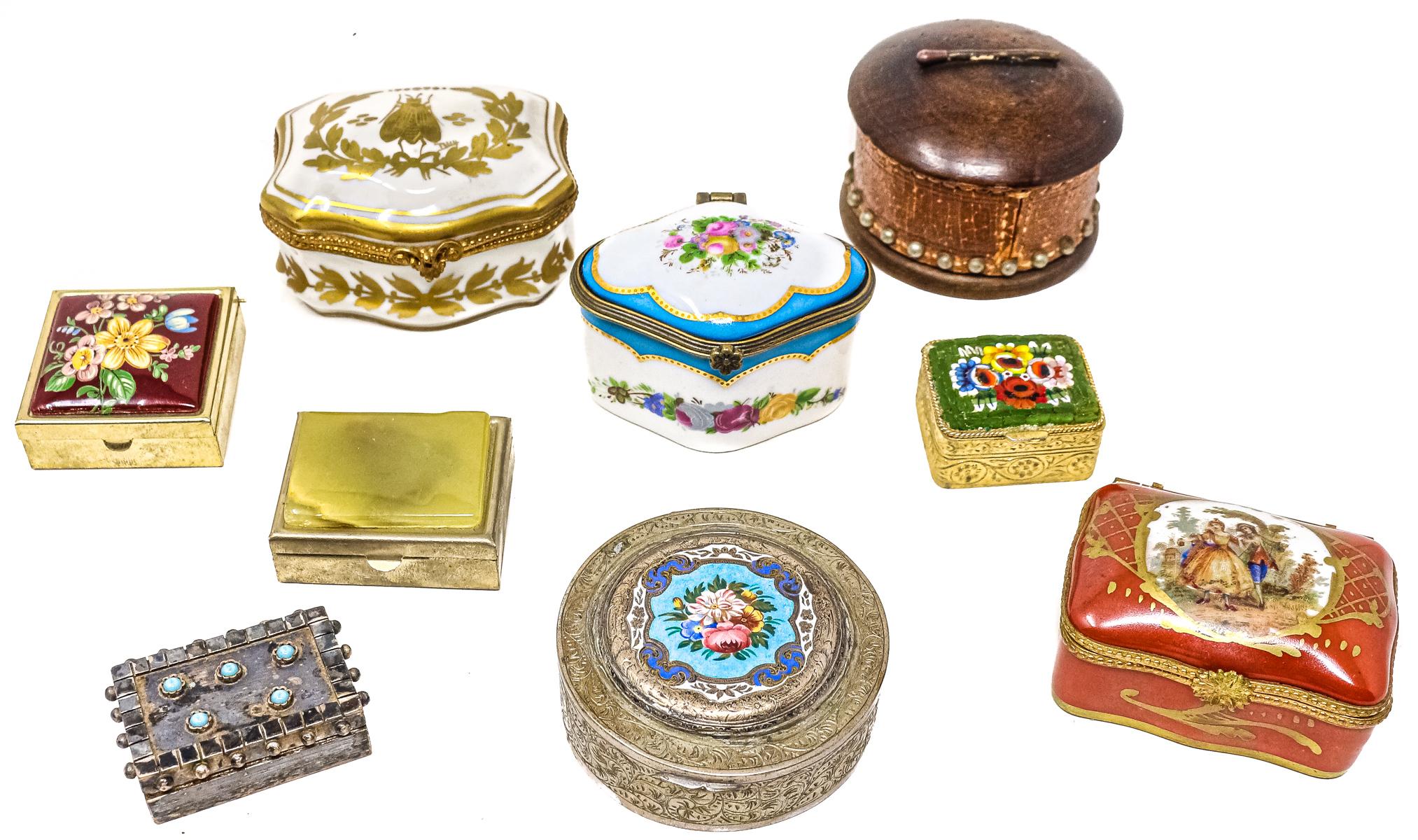 COLECCIÓN DE NUEVE CAJITAS PASTILLERO