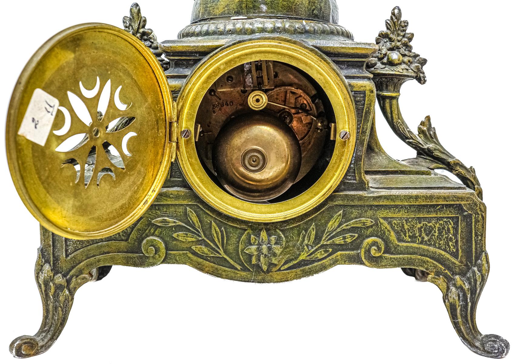 RELOJ FRANCÉS CON GUARNICIÓN DE FINALES DEL S.XIX
