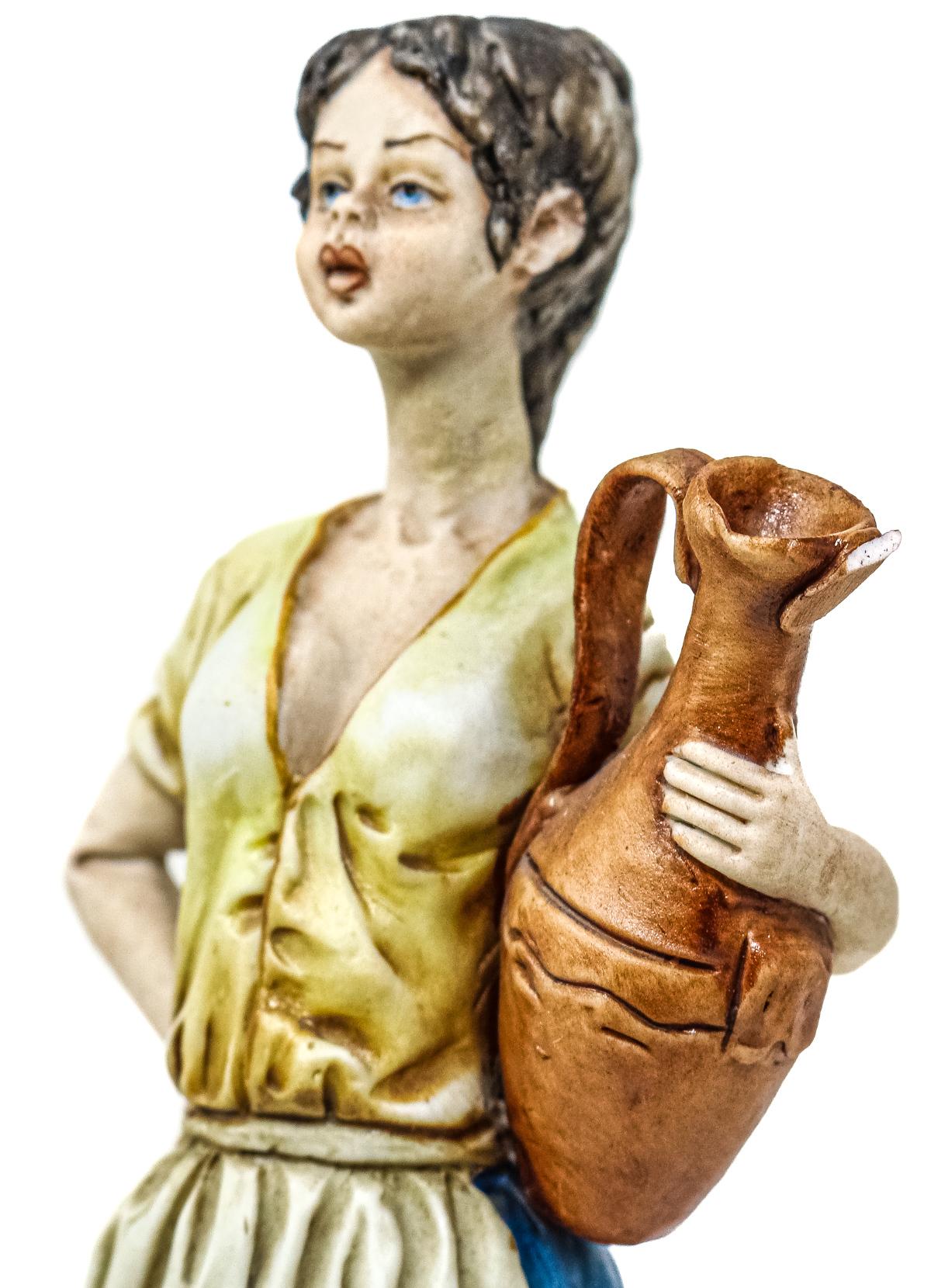 TRES FIGURAS EN PORCELANA DE MEDIADOS DEL S.XX