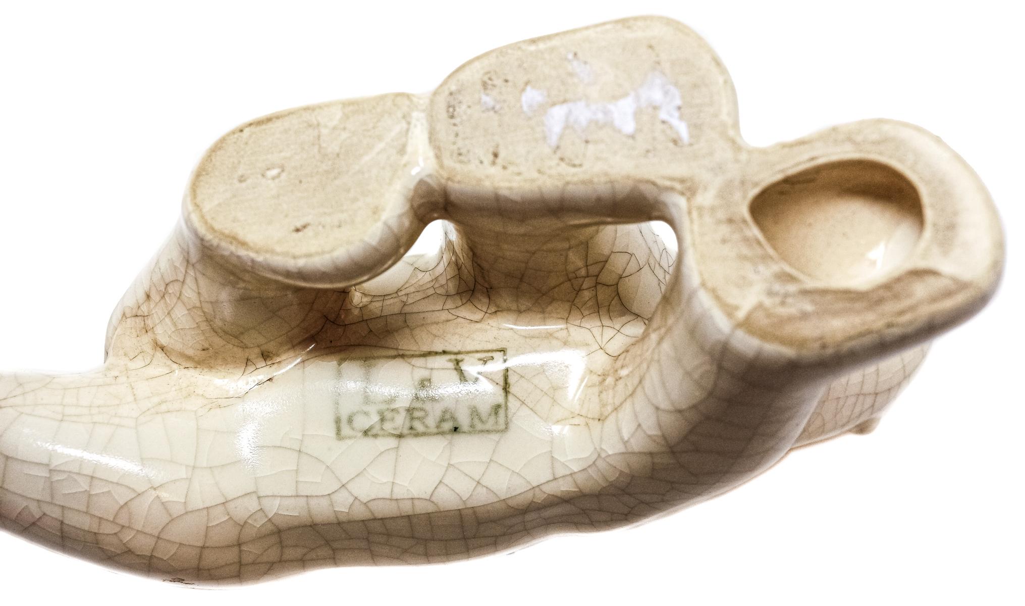 FIGURA EN CERÁMICA ESMALTADA