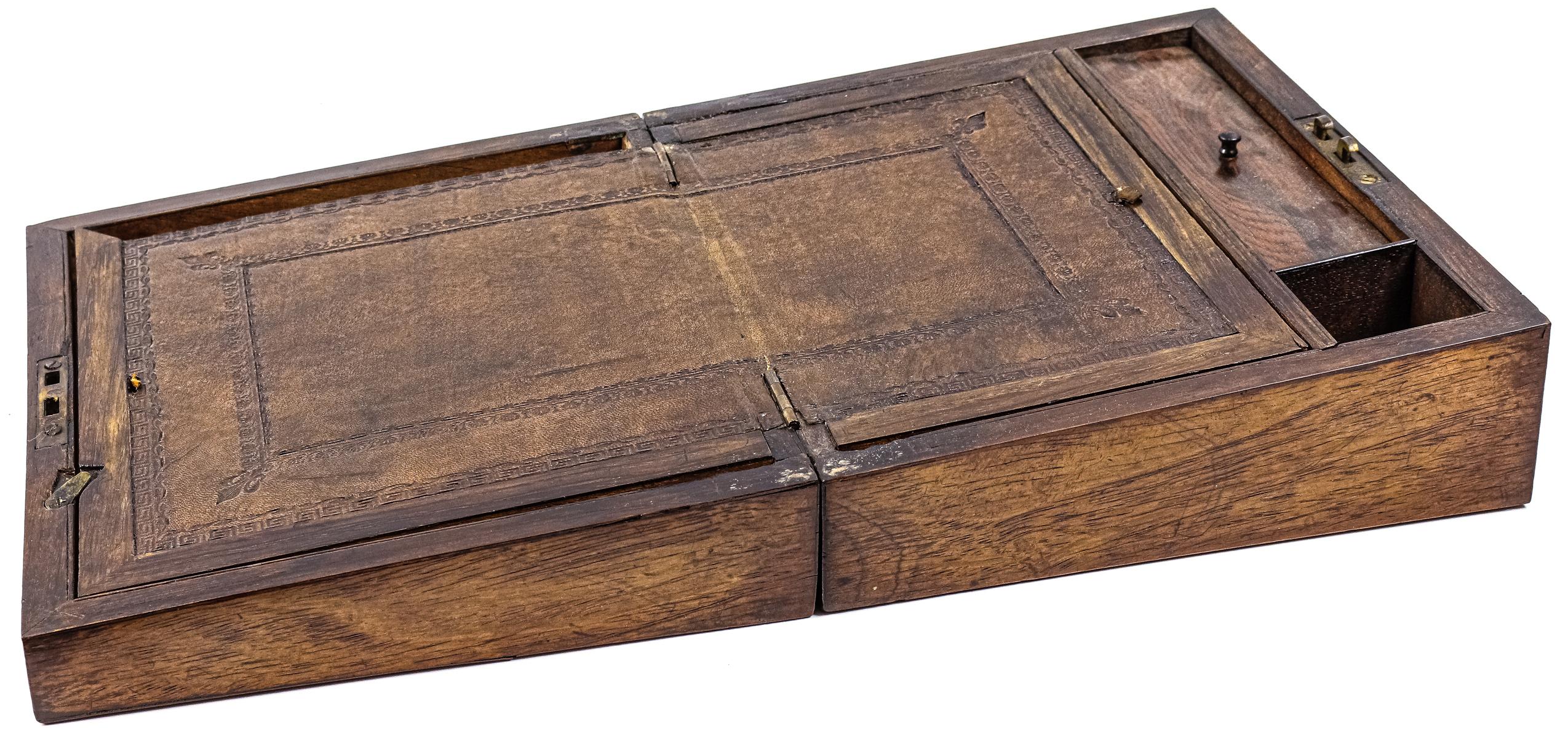 PEQUEÑA CAJA ESCRIBANIA DE FINALES DEL S.XIX