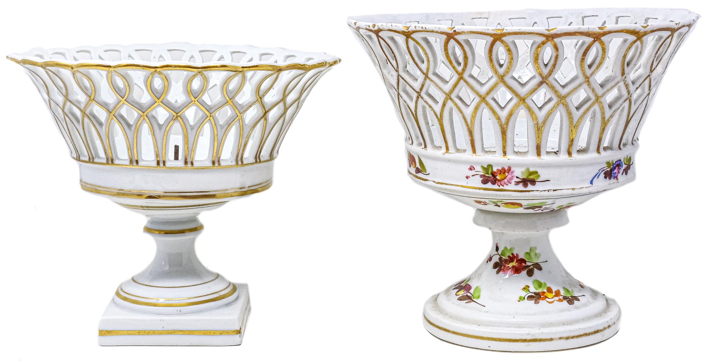 DOS CENTROS EN PORCELANA ESMALTADA