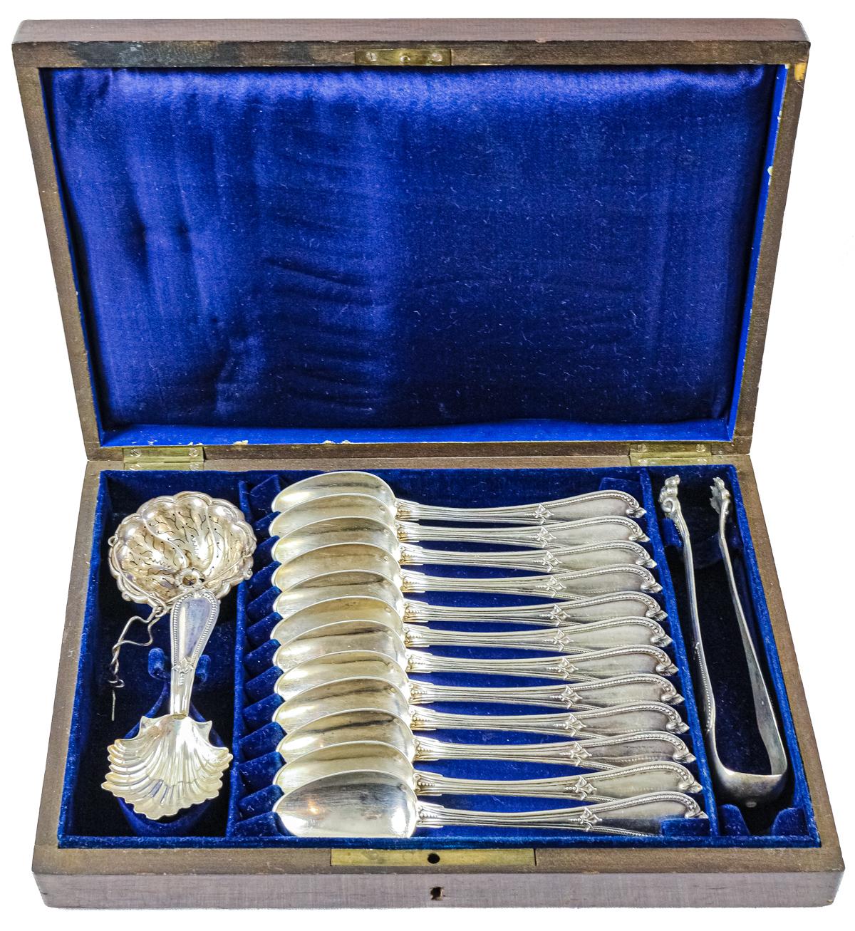 SERVICIO FRANCES DE CUCHARITAS Y COLADOR PARA TÉ  FLS. S.XIX