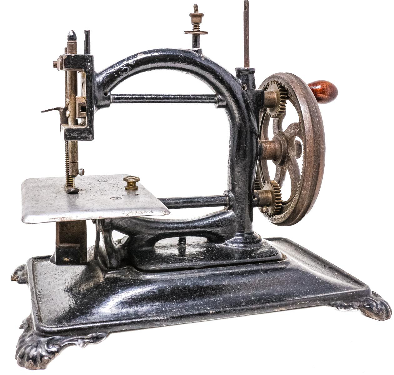 ANTIGUA MÁQUINA DE COSER DE PRINCIPIOS DEL S.XX