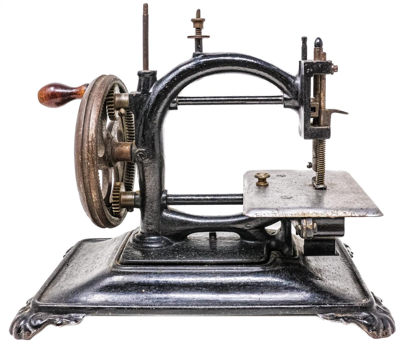 ANTIGUA MÁQUINA DE COSER DE PRINCIPIOS DEL S.XX