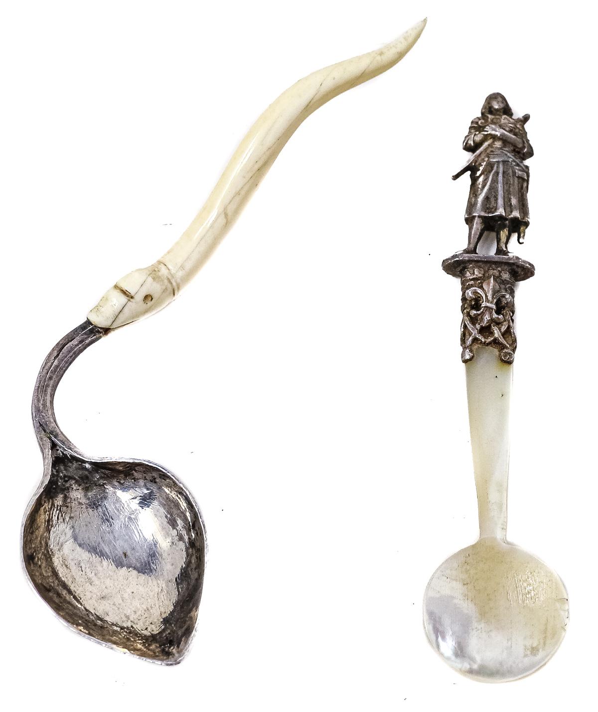 DOS CUCHARITAS DE COLECCIÓN DEL PRIMER TERCIO DEL S.XX