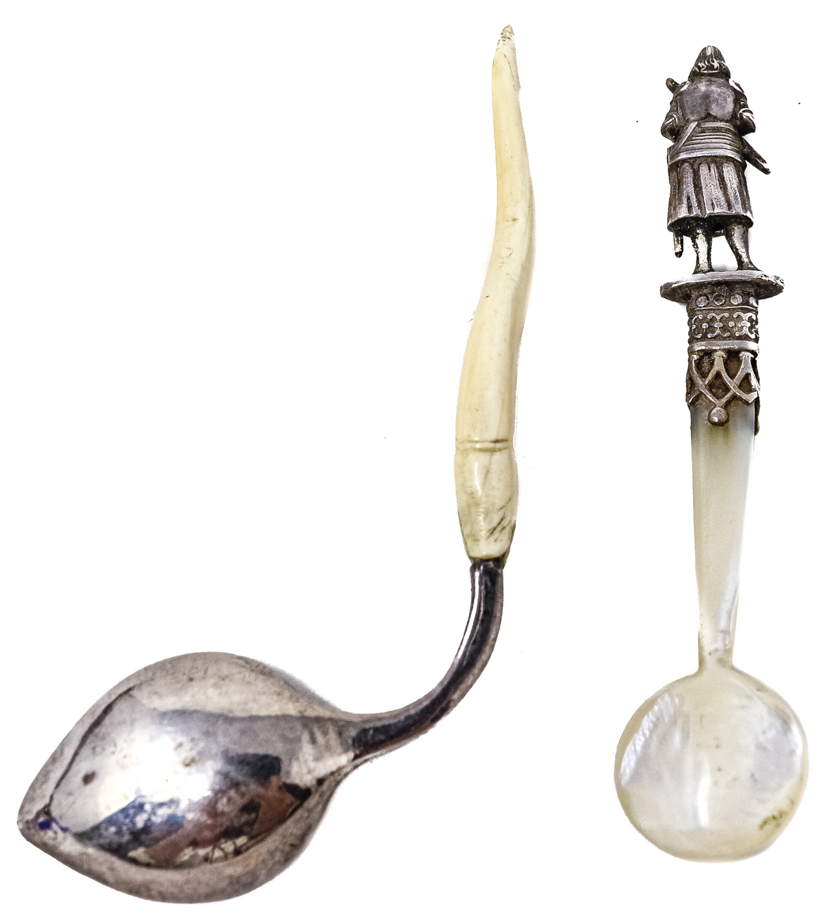 DOS CUCHARITAS DE COLECCIÓN DEL PRIMER TERCIO DEL S.XX