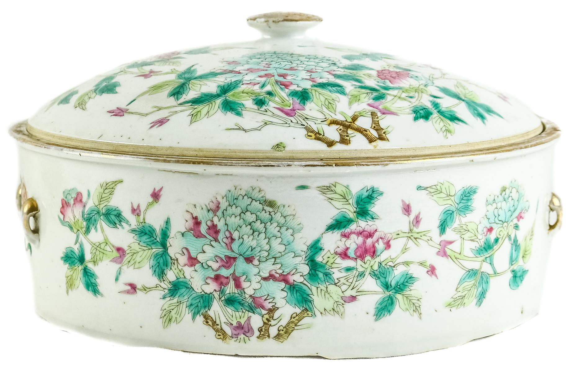 CAJA OREINTAL EN PORCELANA FAMILIA ROSA PRINCIPIOS S.XX