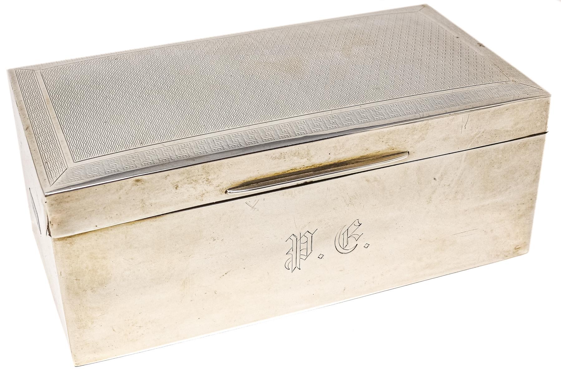 CAJA TABAQUERA INGLESA EN PLATA DEL PRIMER TERICO S.XX