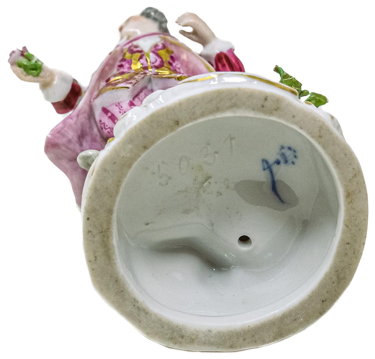 FIGURA EN PORCELANA ALEMANA DEL PRIMER TERCIO DEL S.XX