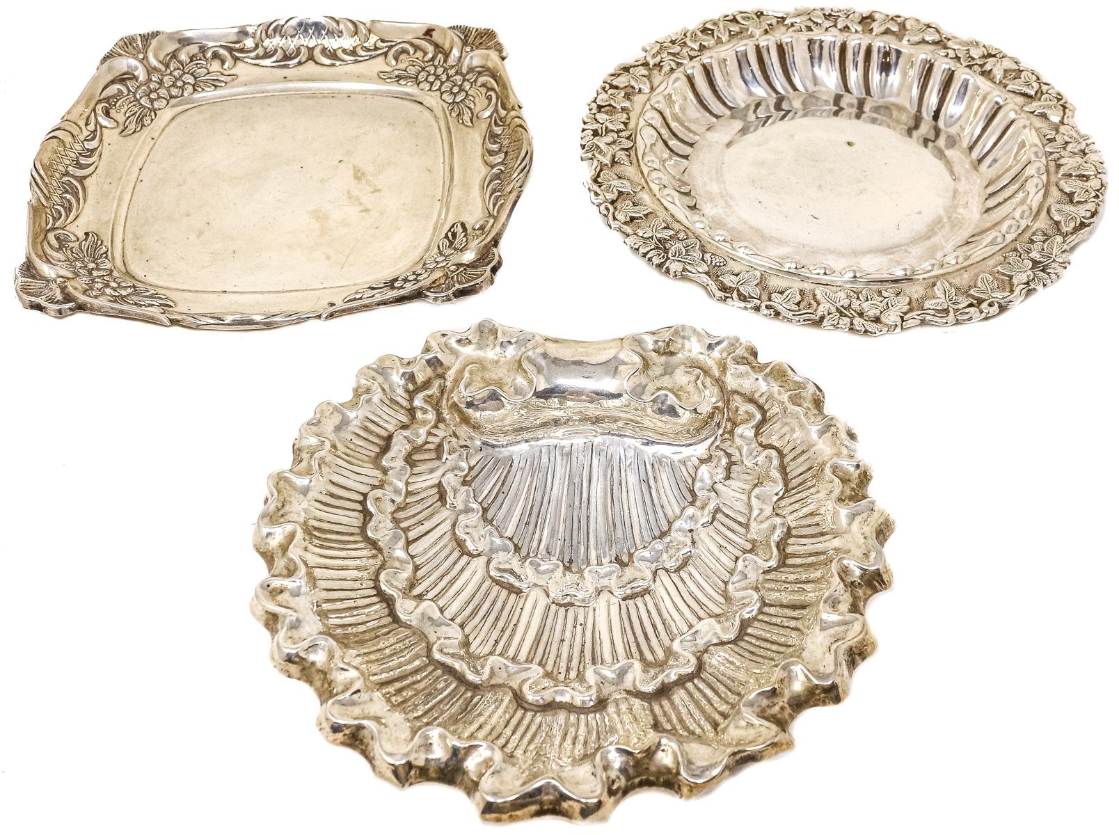 TRES CENTRITOS DE PLATA