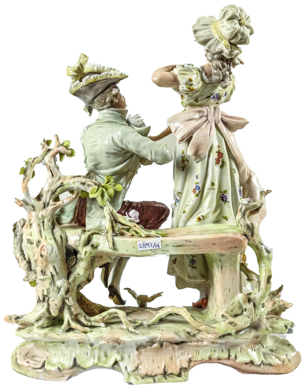 FIGURA EN PORCELANA DE MEDIADOS DEL S.XX