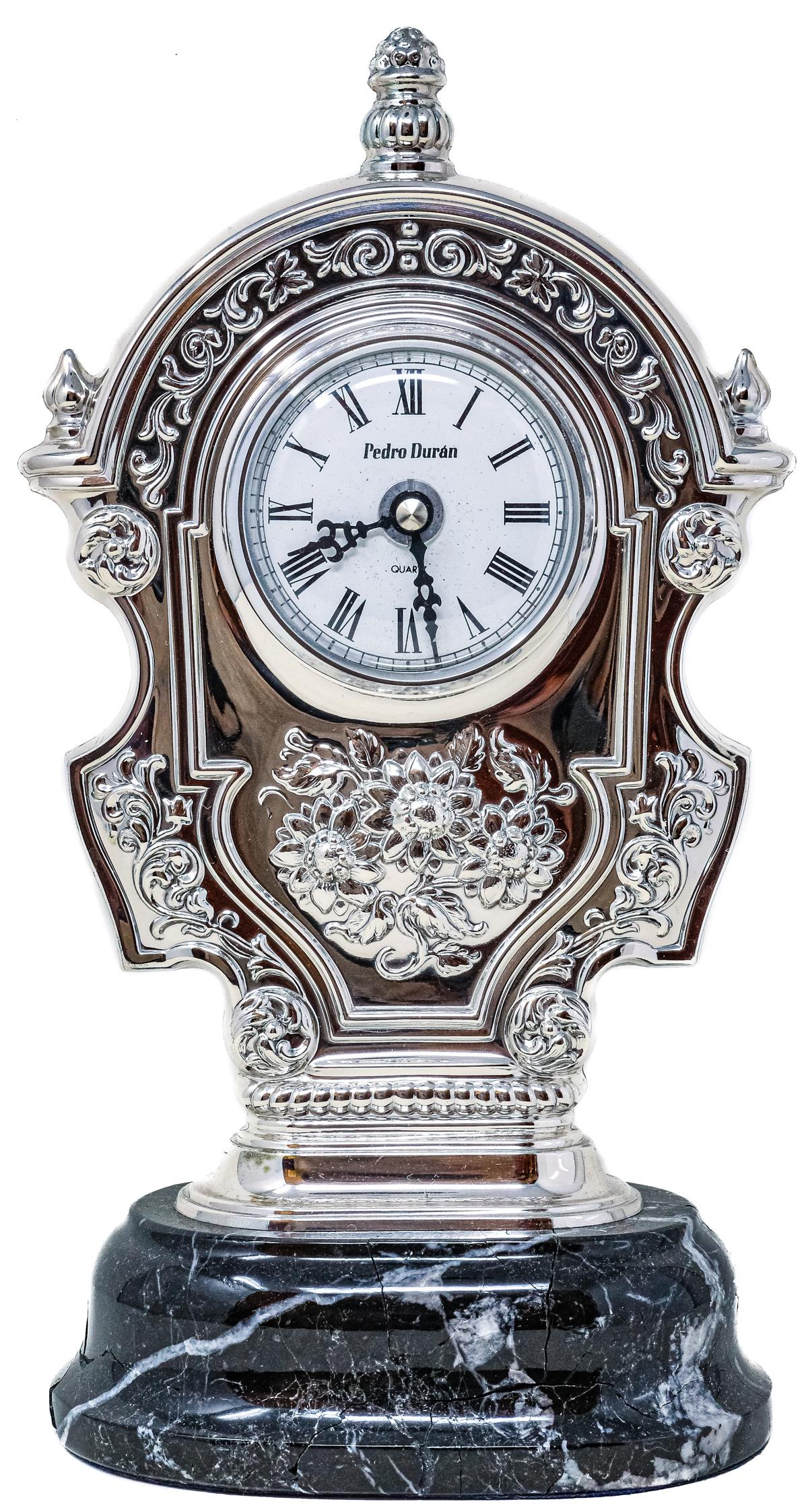 RELOJ DE SOBREMESA EN PLATA DEL ÚLTIMO CUARTO DEL S.XX