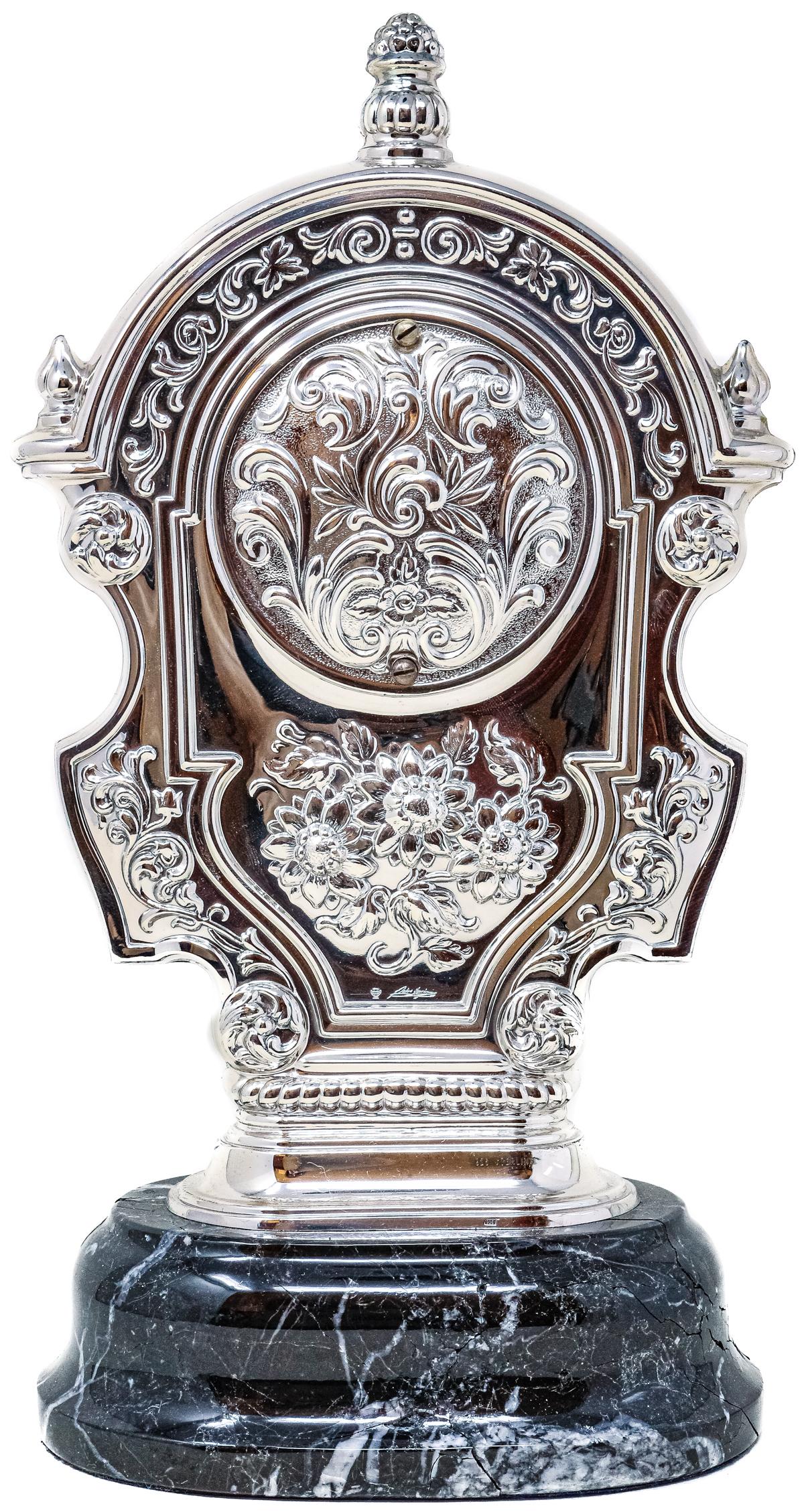 RELOJ DE SOBREMESA EN PLATA DEL ÚLTIMO CUARTO DEL S.XX