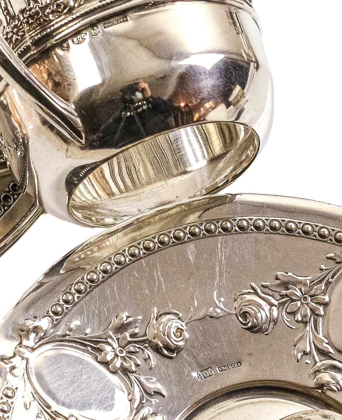 SEIS TAZAS CON PLATO Y CUCHARILLAS EN PLATA AÑOS 20