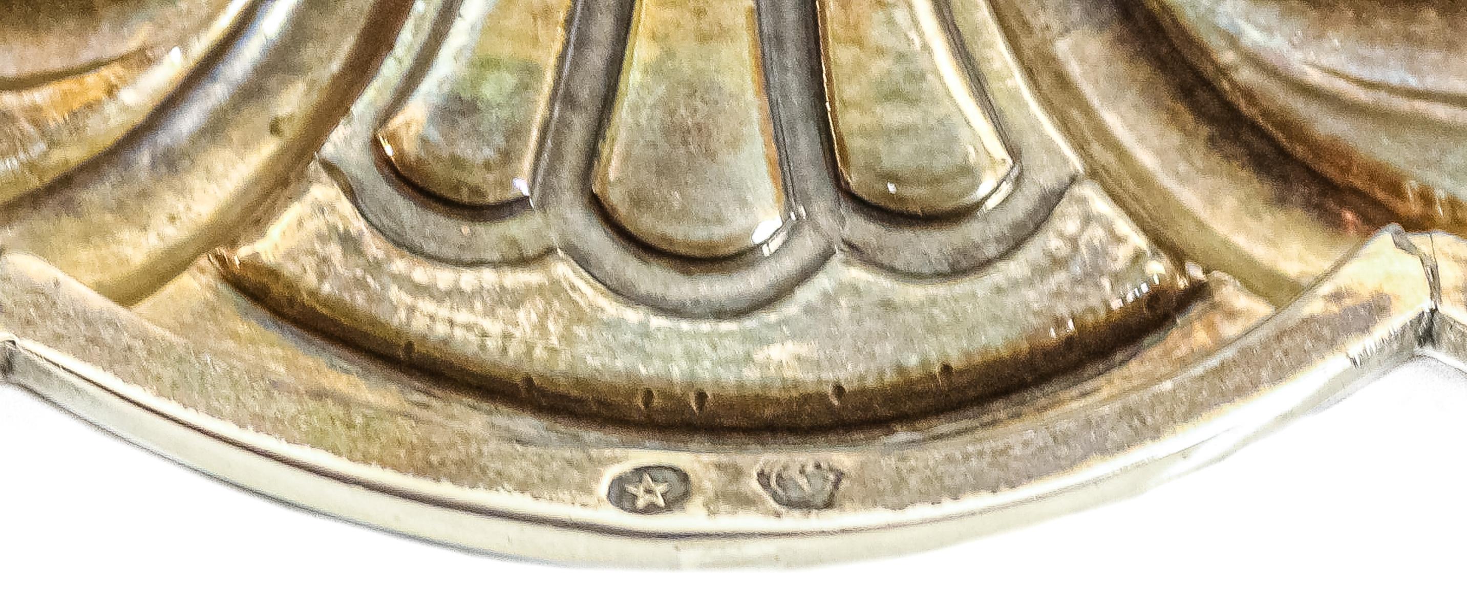 GRAN CENTRO DE MESA EN PLATA CON MEDALLON PORCELANA