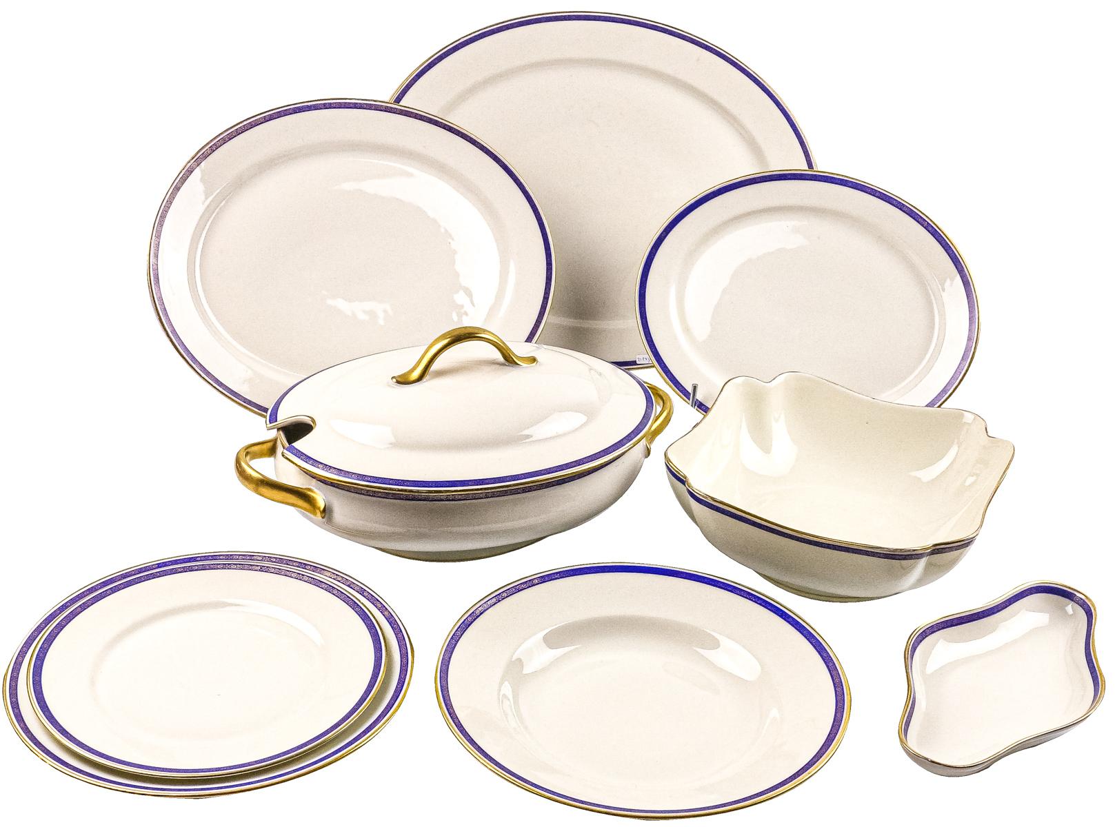 CONJUNTO DE PIEZAS DE VAJILLA EN PORCELANA LIMOGES