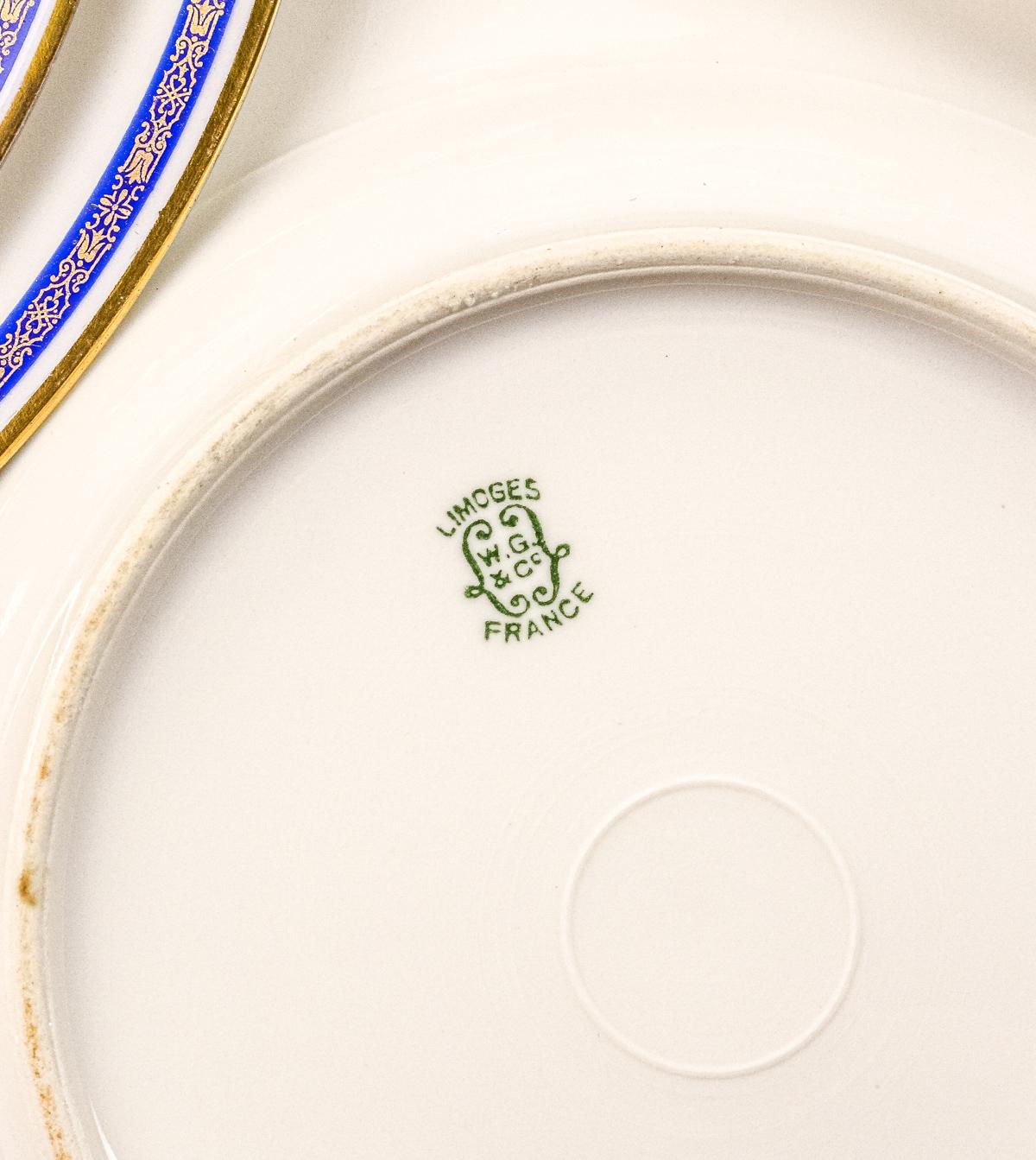 CONJUNTO DE PIEZAS DE VAJILLA EN PORCELANA LIMOGES