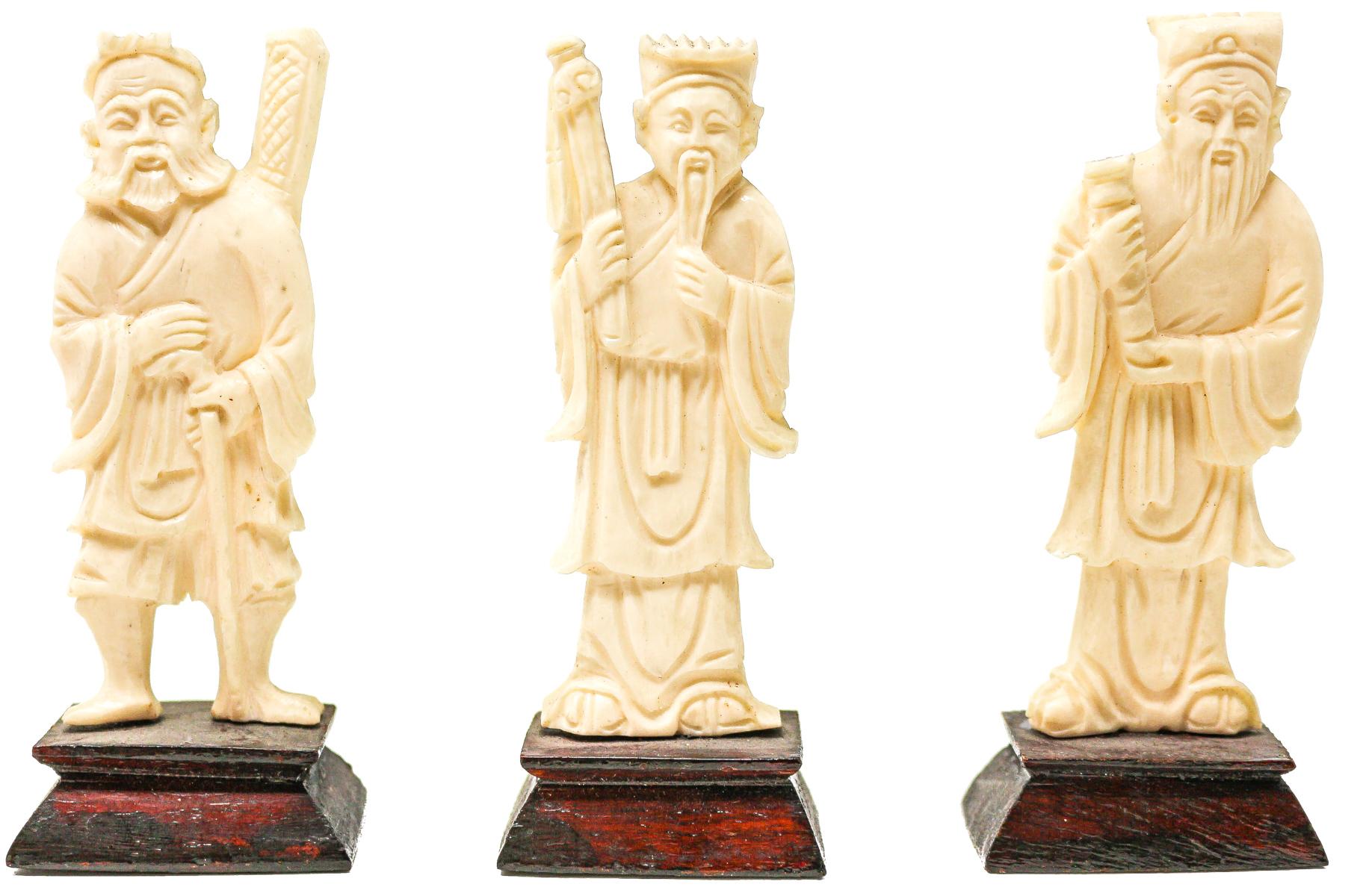 TRES DIGNATARIOS ORIENTALES