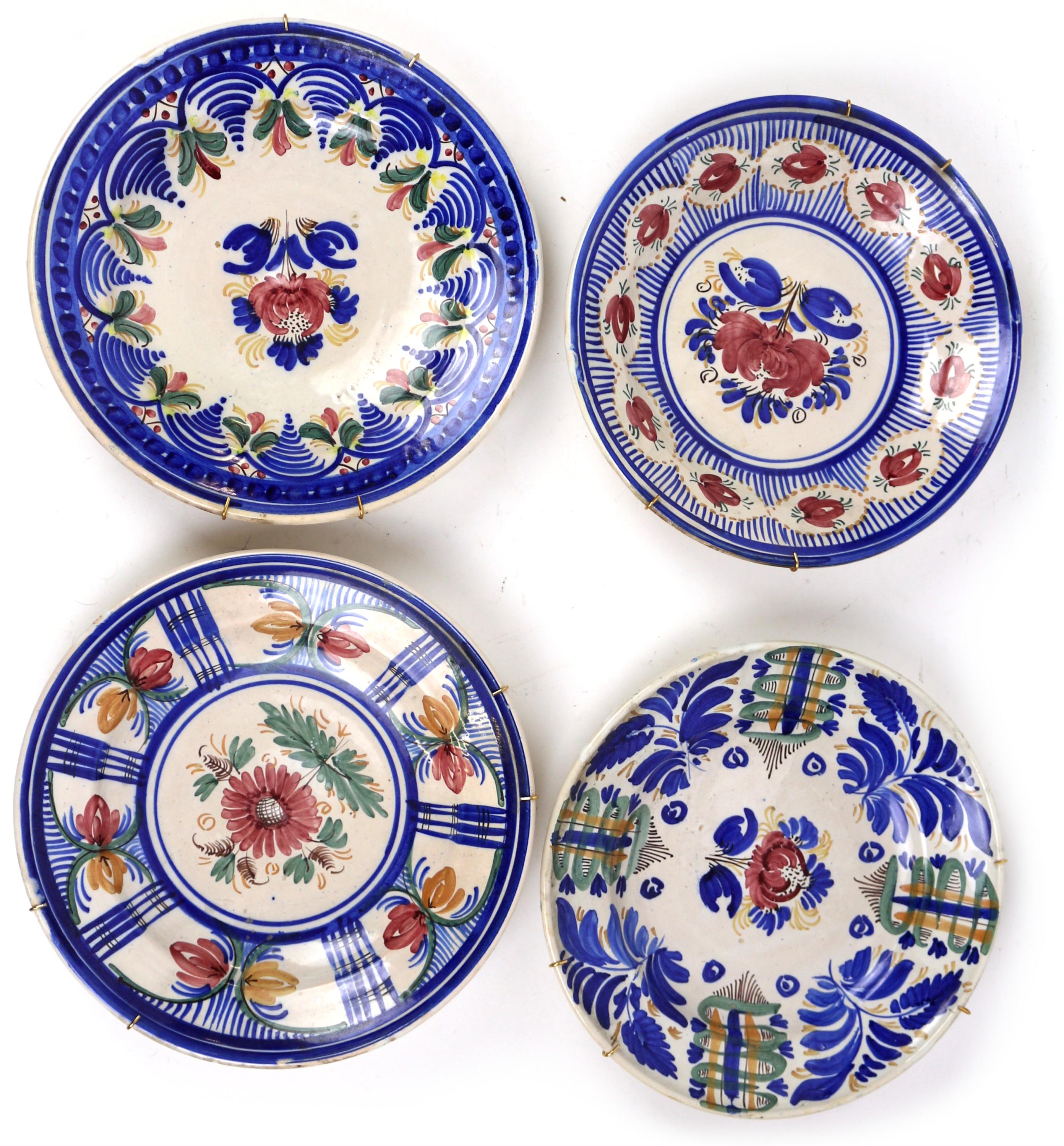 CUATRO PLATOS EN CERAMICA DE LEVANTE