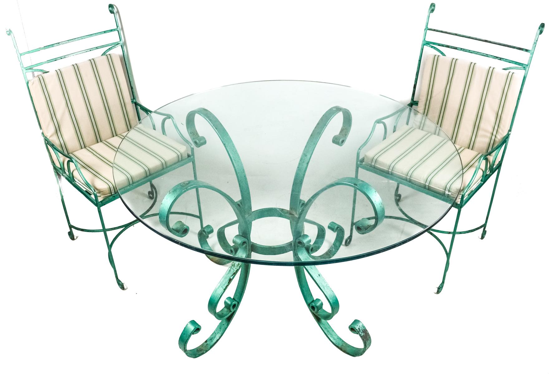MESA Y SILLAS DE JARDIN