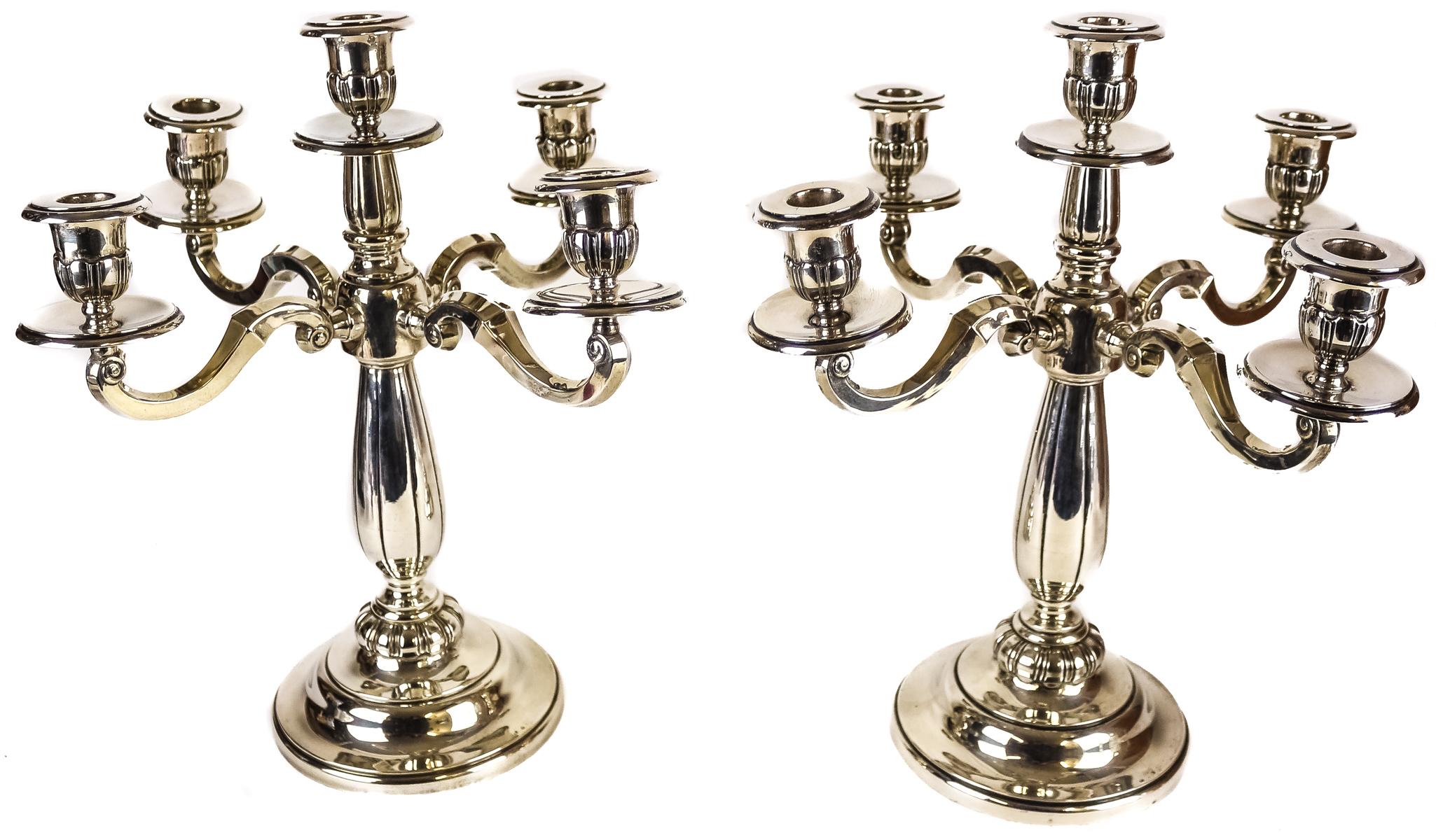 PAREJA DE CANDELABROS EN PLATA DE MEDIADOS DEL S.XX