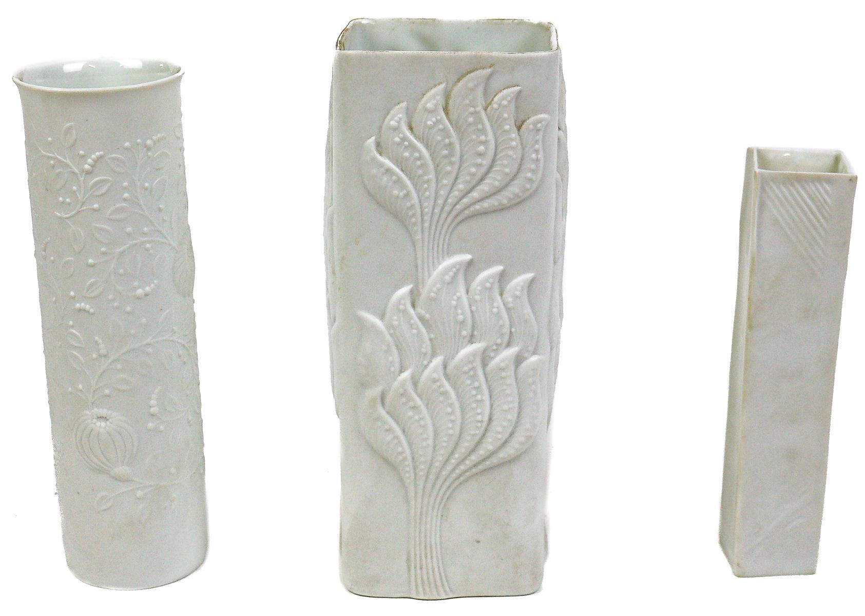 TRES JARRONES EN BISCUIT ALEMÁN DEL ULTIMO TERCIO S.XX