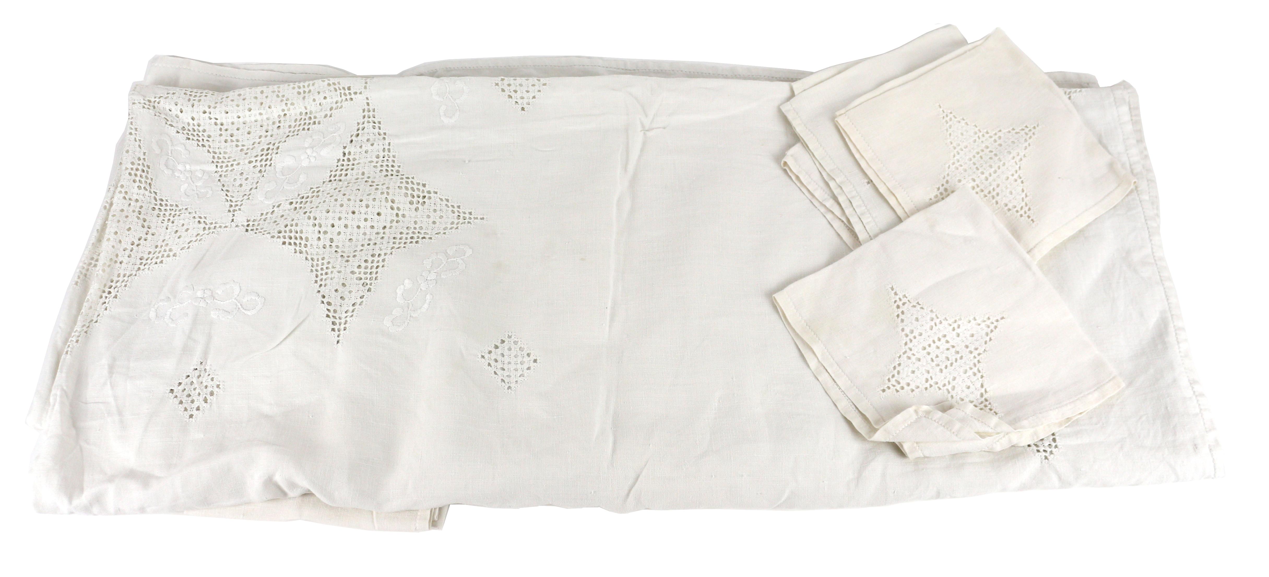 MANTELERIA PARA SEIS SERVICIOS EN HILO