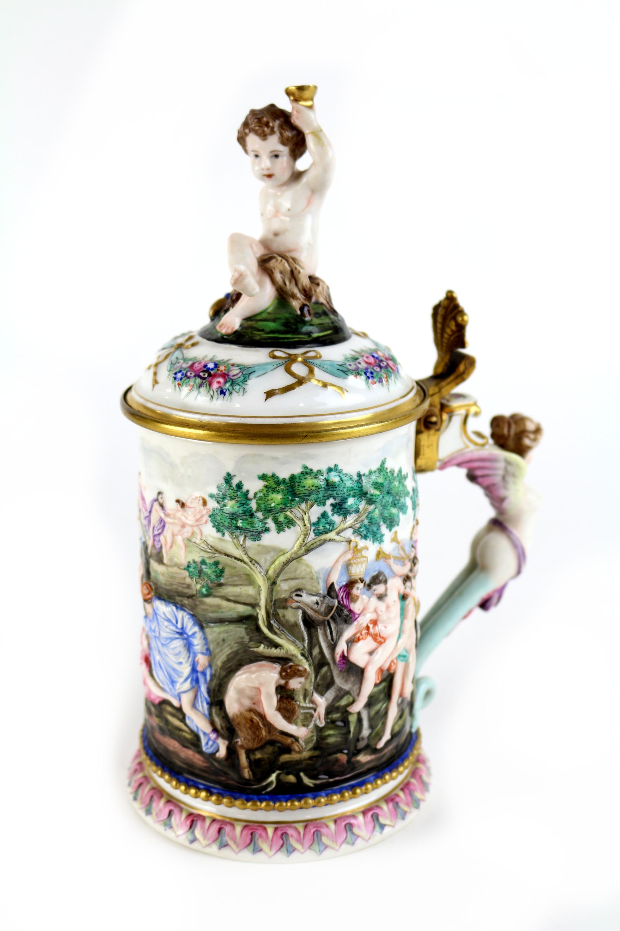JARRA CON TAPA EN PORCELANA CAPODIMONTE