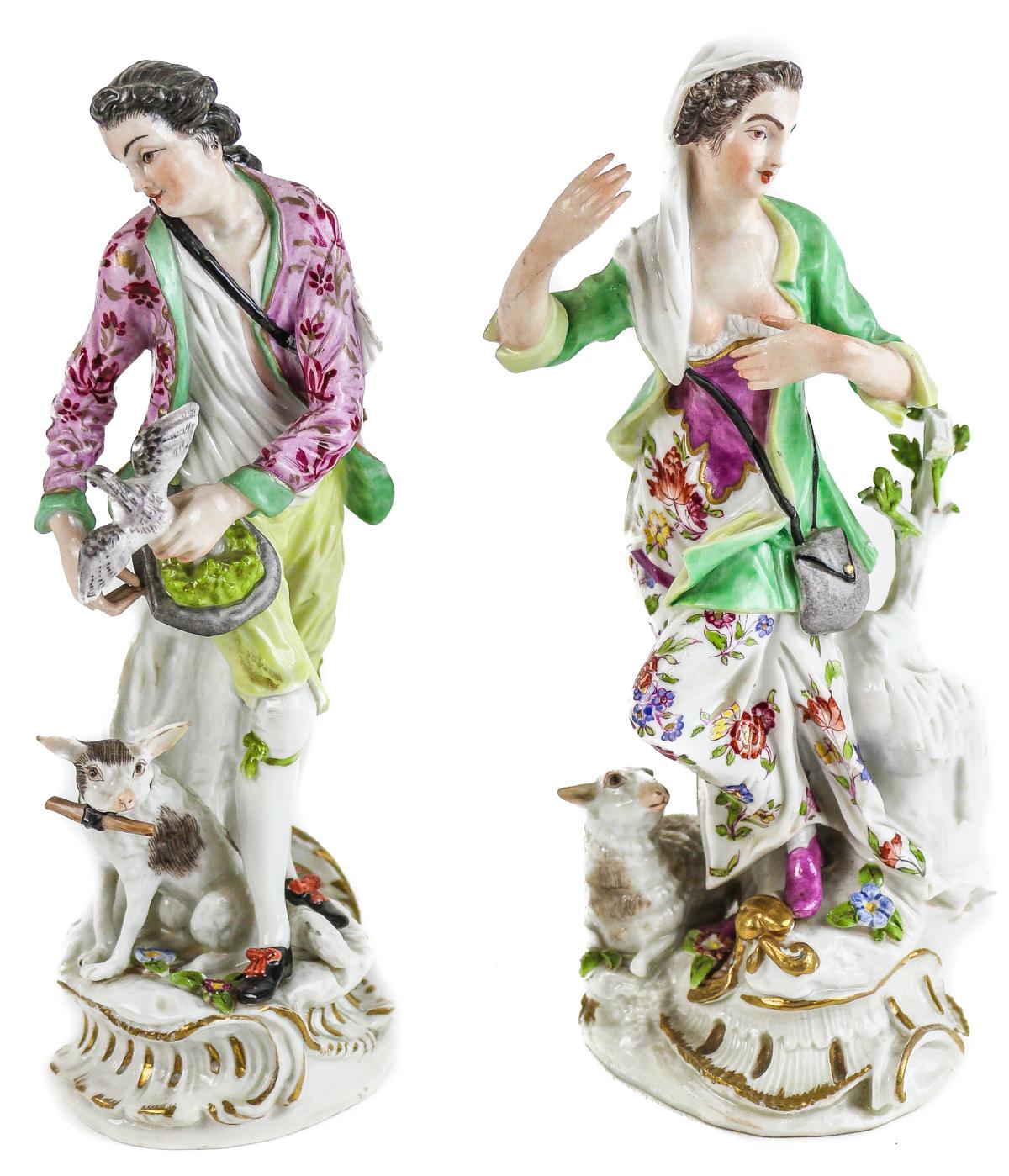 PAREJA DE FIGURAS EN PORCELANA