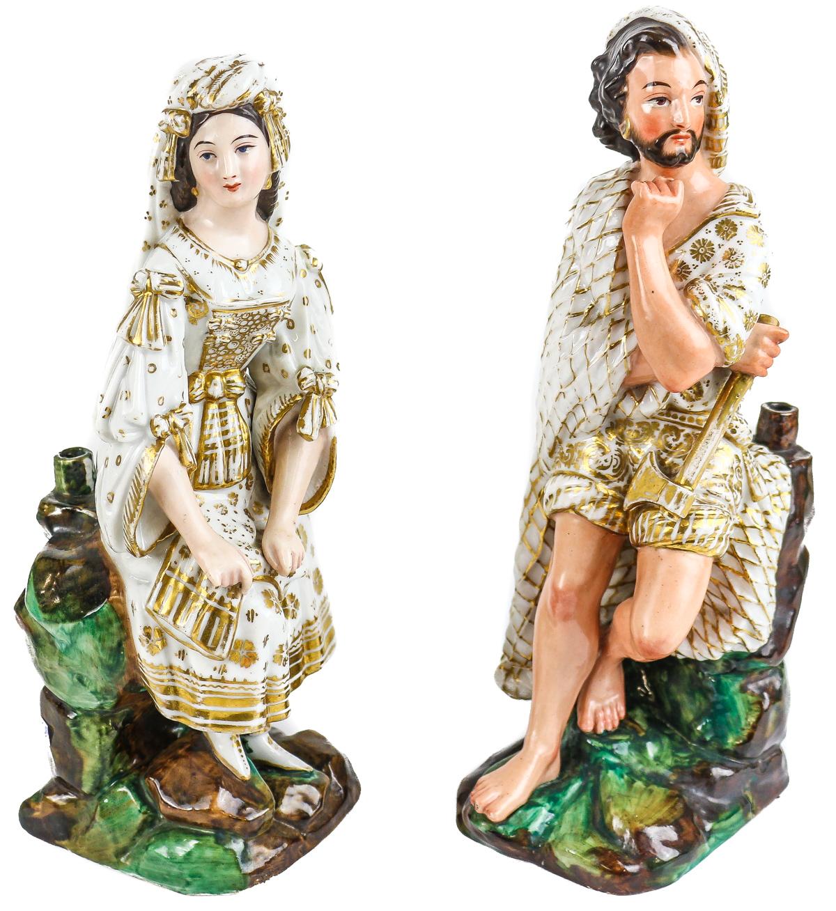 PAREJA DE FIGURAS ENPORCELANA ESTILO "VIEJO PARIS"