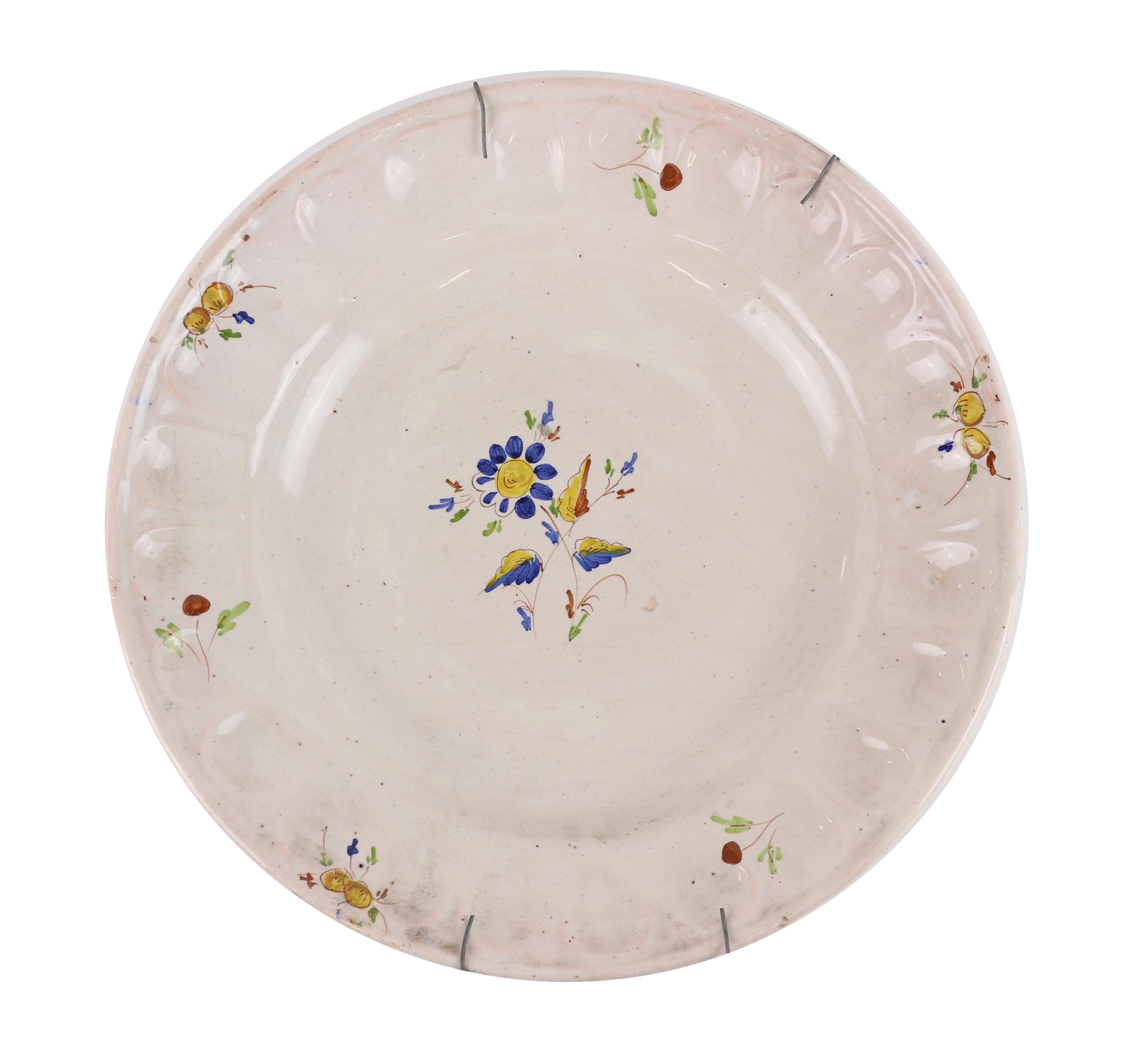 PLATO DE CERÁMICA DE ALCORA DEL SIGLO XIX