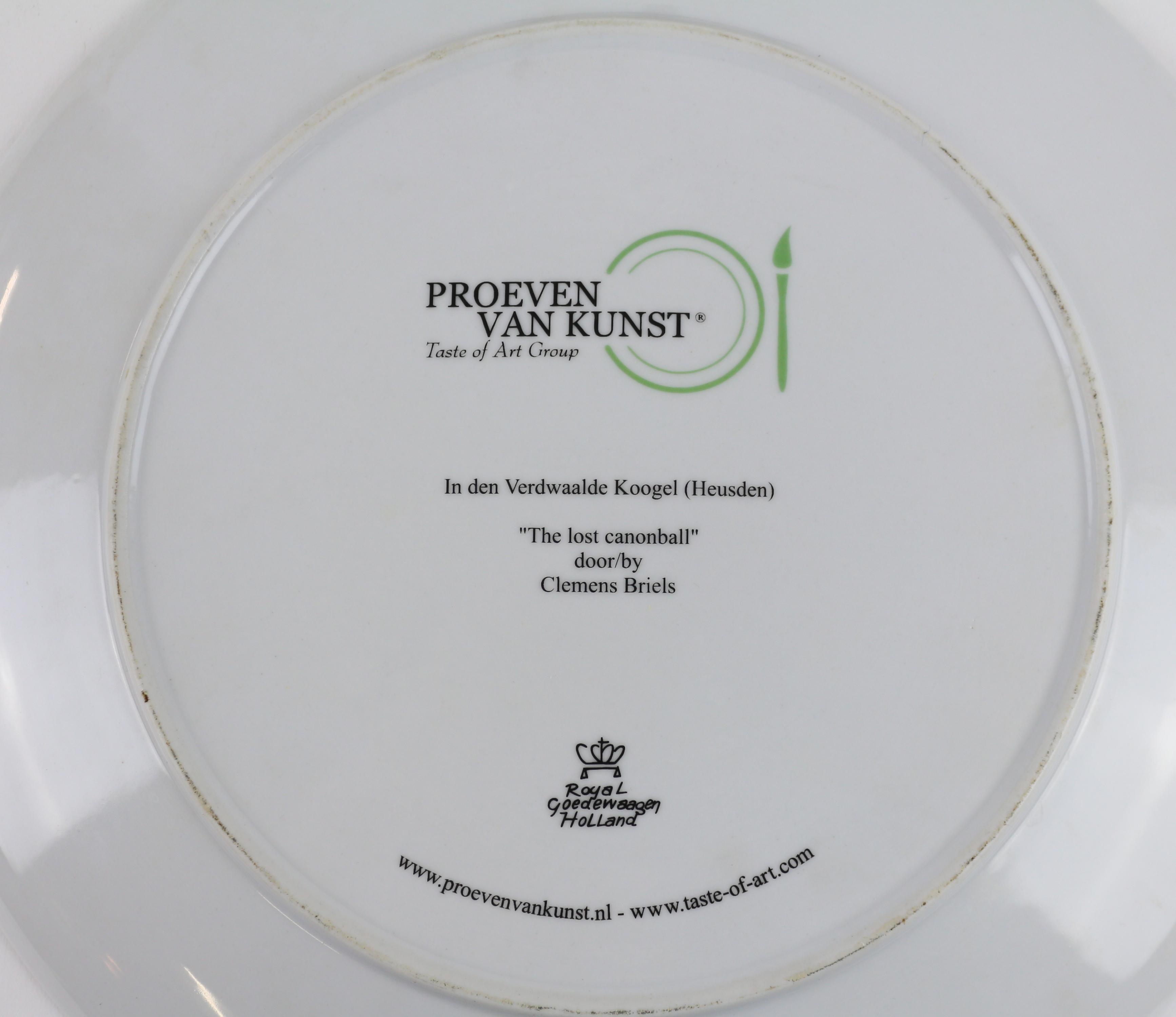 PLATO DE DISEÑO DE CLEMENS BRIELS DEL ULTIMO TERCIO DEL S.XX
