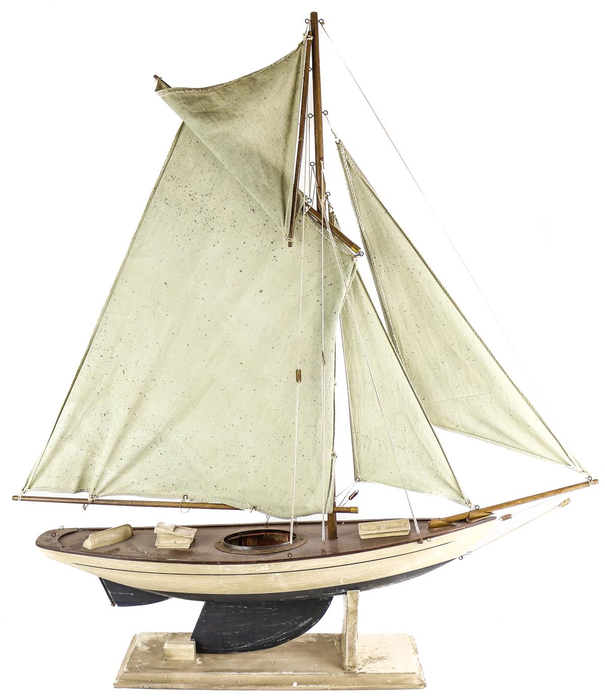 DOS MAQUETAS DE BARCOS DE VELA