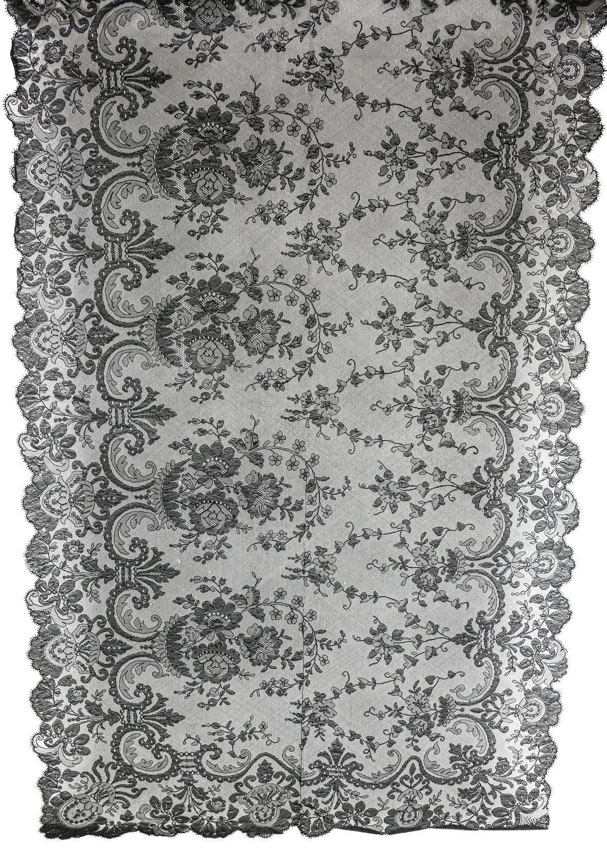 MANTILLA  DEL PRIMER TERCIO DEL S.XX