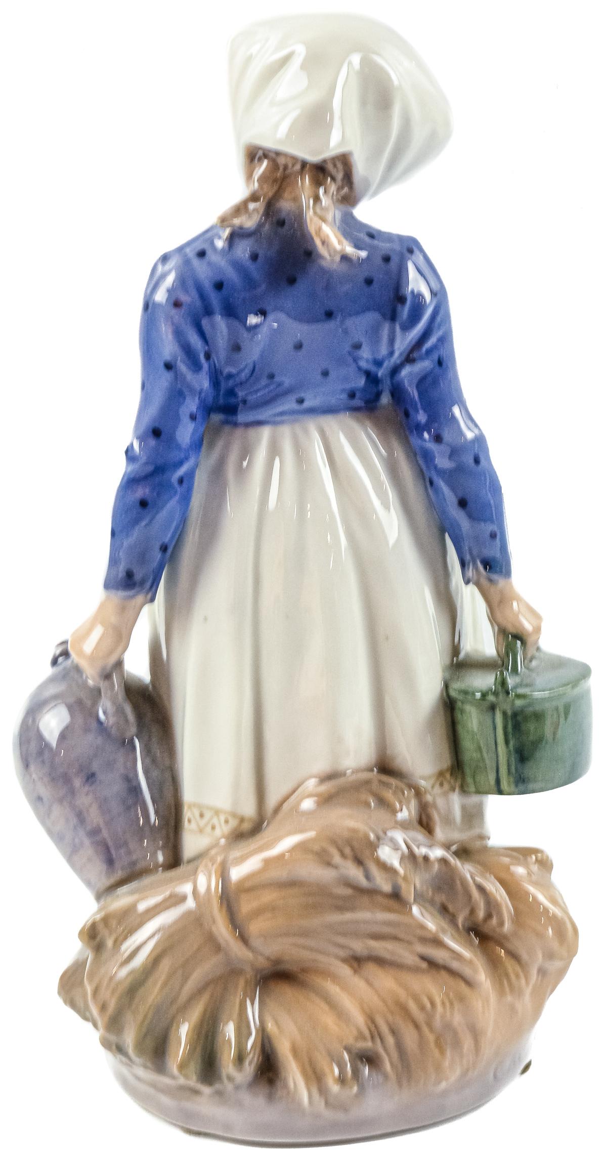 FIGURA EN PORCELANA "ROYAL COPENHAGEN"