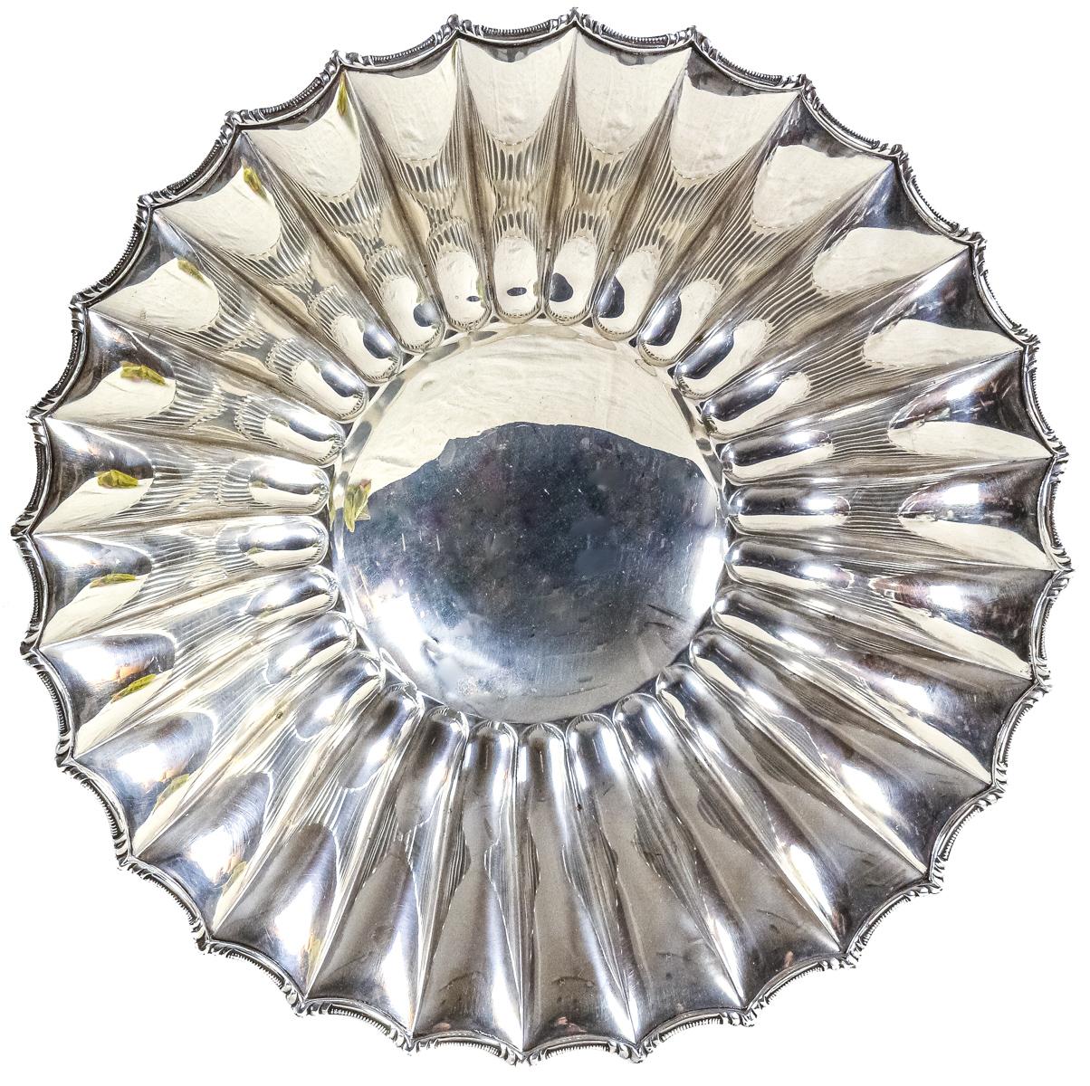CENTRO DE MESA EN PLATA DE MEDIADOS DEL S.XX