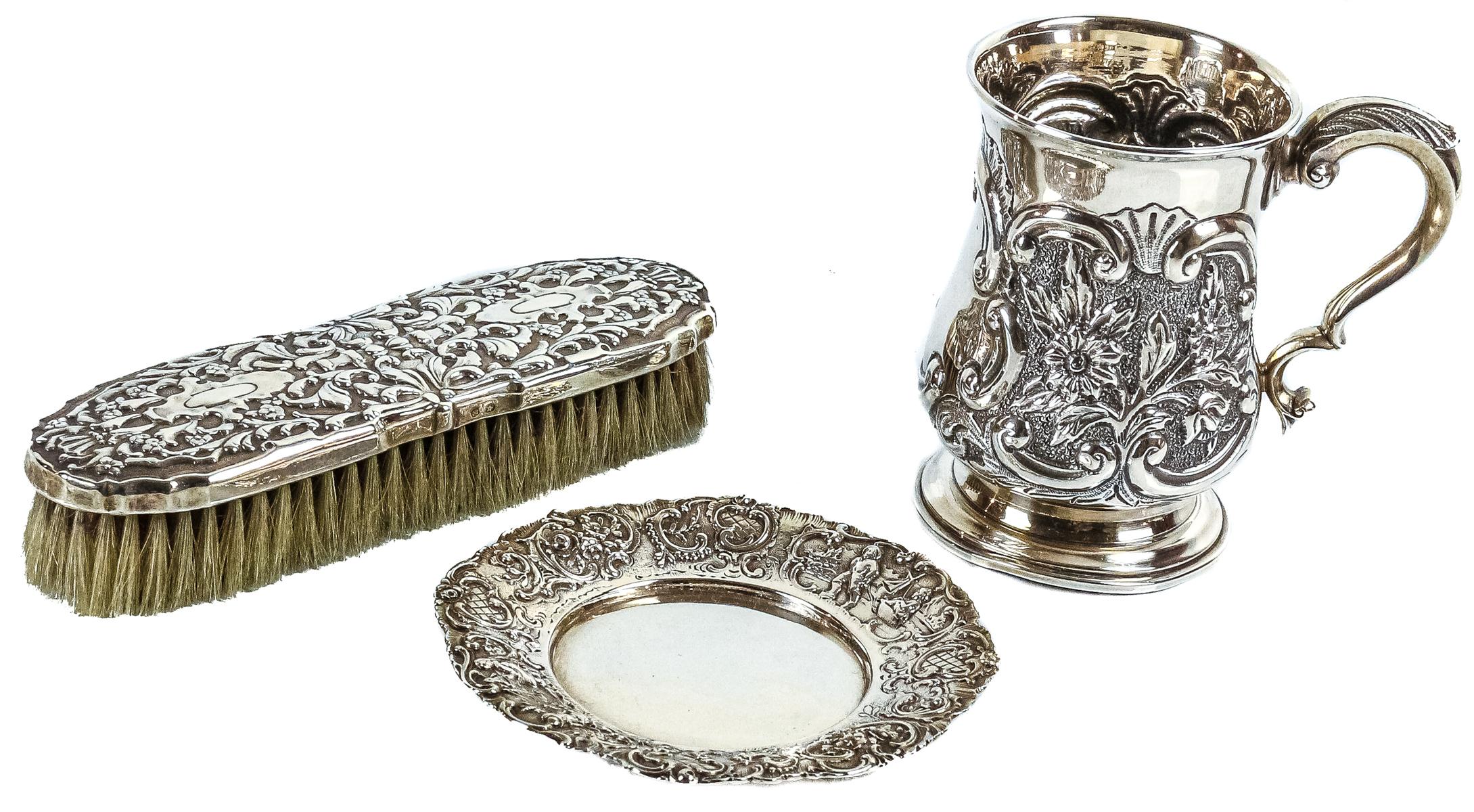 CONJUNTO DE JARRA CON PLATO Y CEPILLO