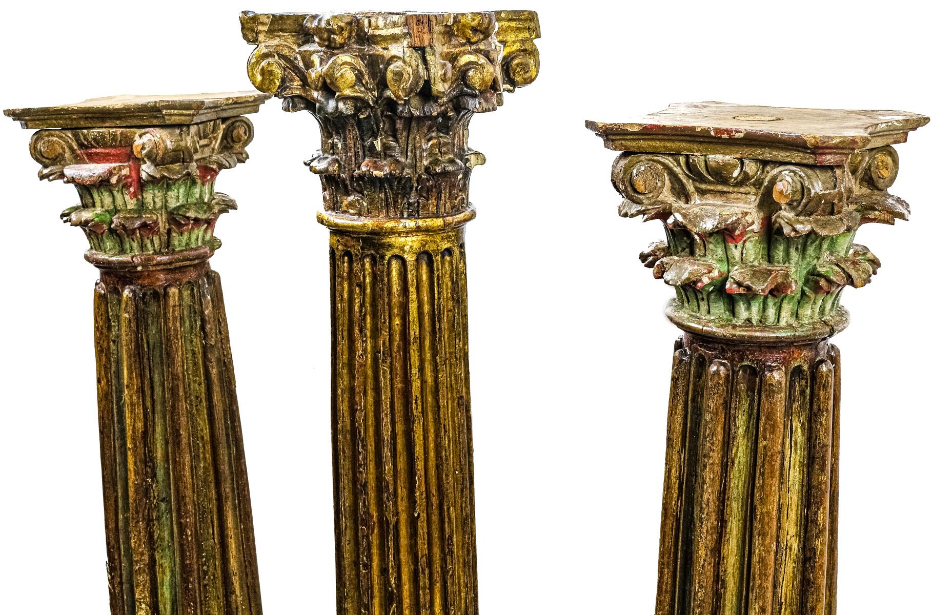 TRES COLUMNAS DECORATIVAS DEL SIGLO XVIII