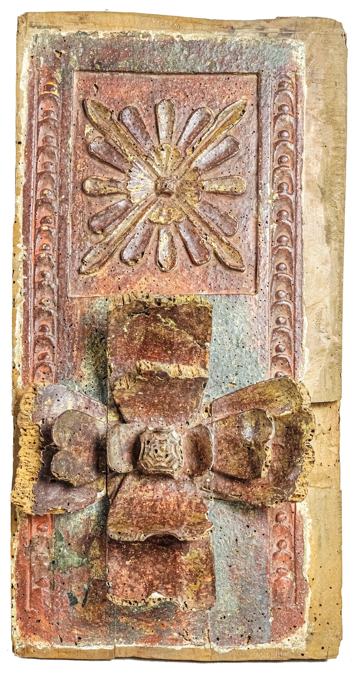 ORNAMENTACIÓN DE PARED CIRCA 1700