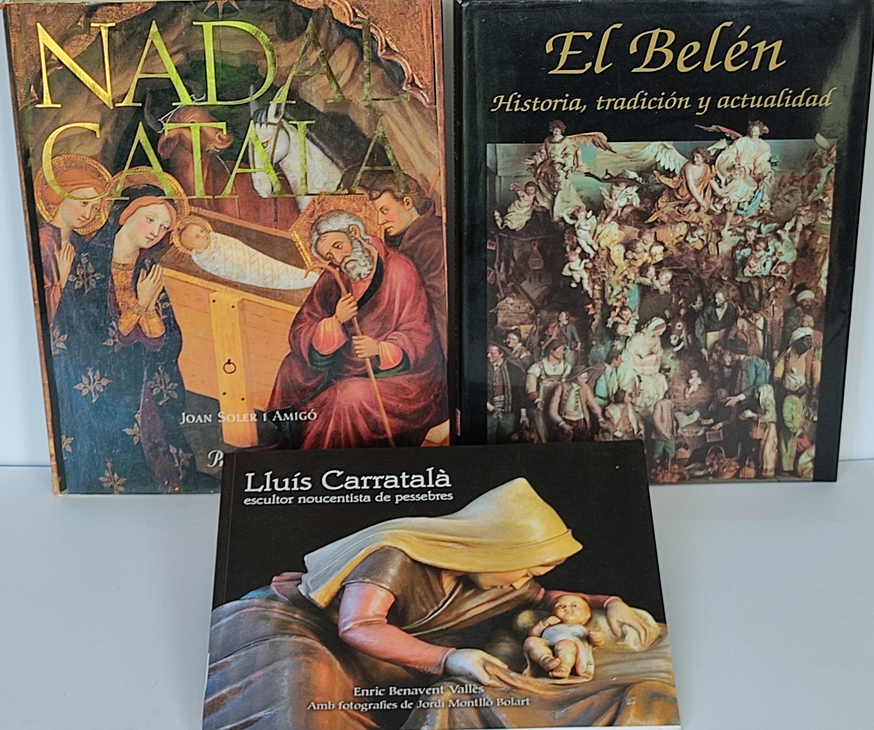 "TRES LIBROS DE TEMÁTICA NAVIDEÑA"
