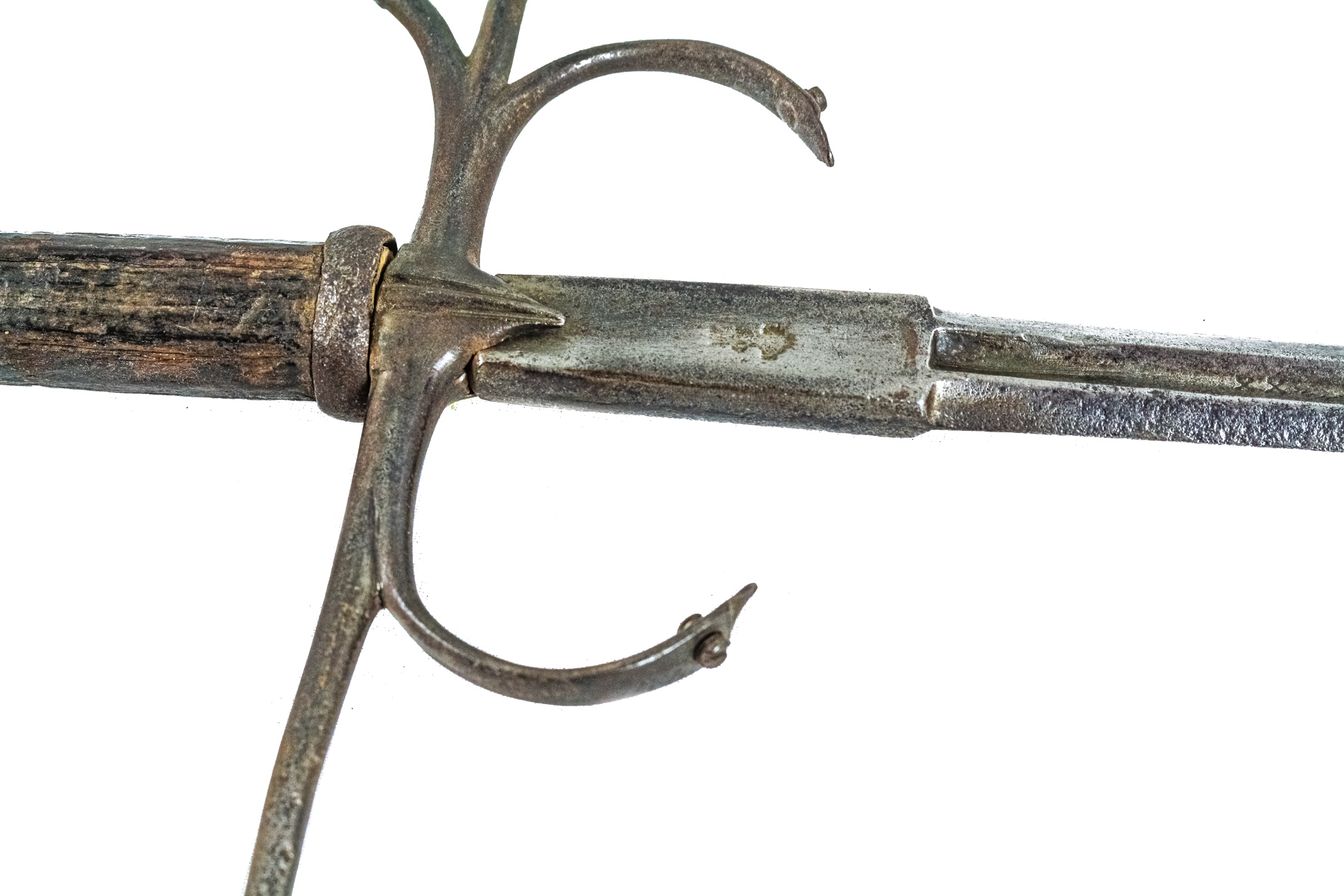 ESPADA DEL SIGLO XIX, REPRODUCIENDO UN MODELO DEL S. XVII