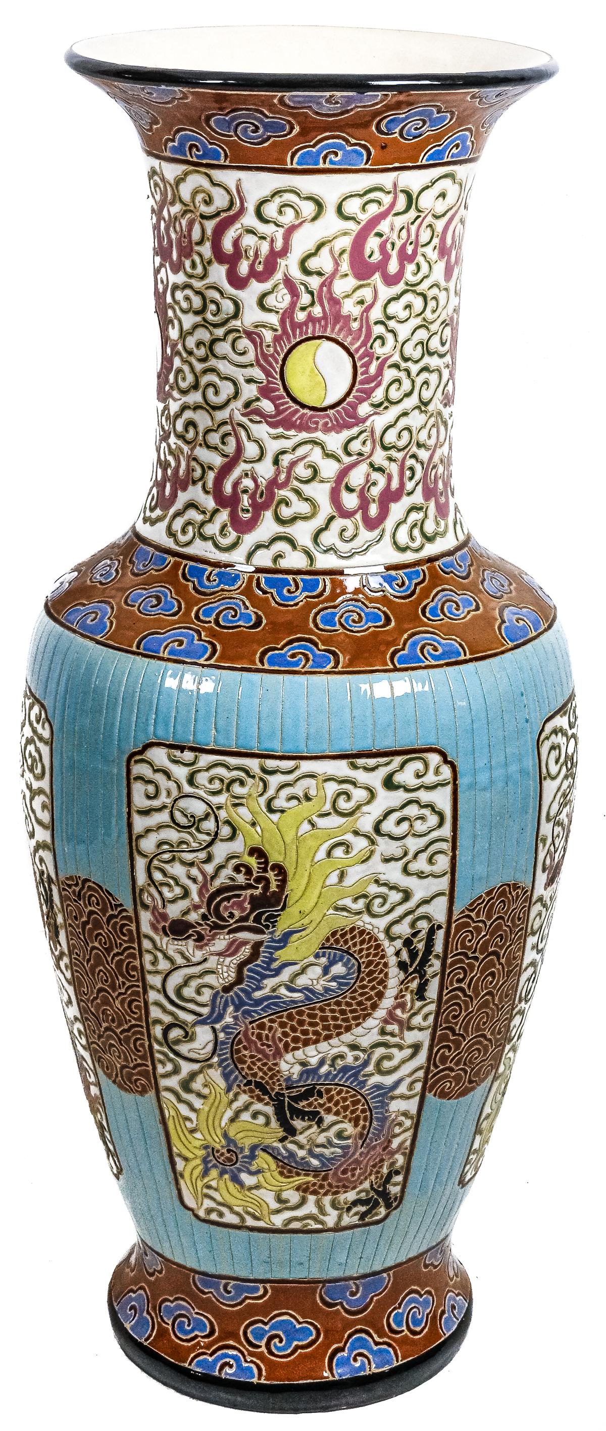 GRAN JARRON ORIENTAL EN PORCELANA DEL ÚLTIMO CUARTO DEL S.XX